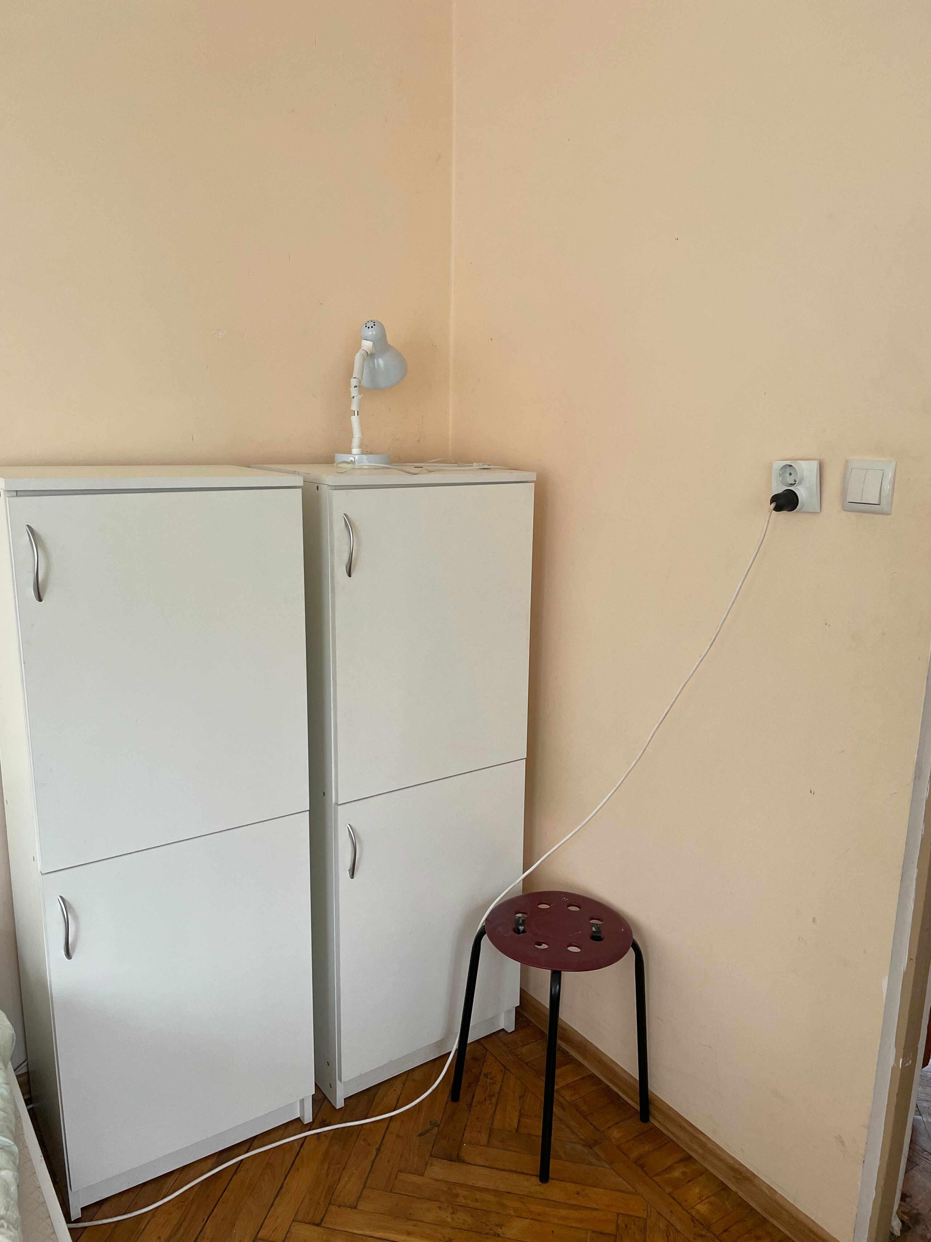 Кровать в общем 4-местном номере для мужчин и женщин