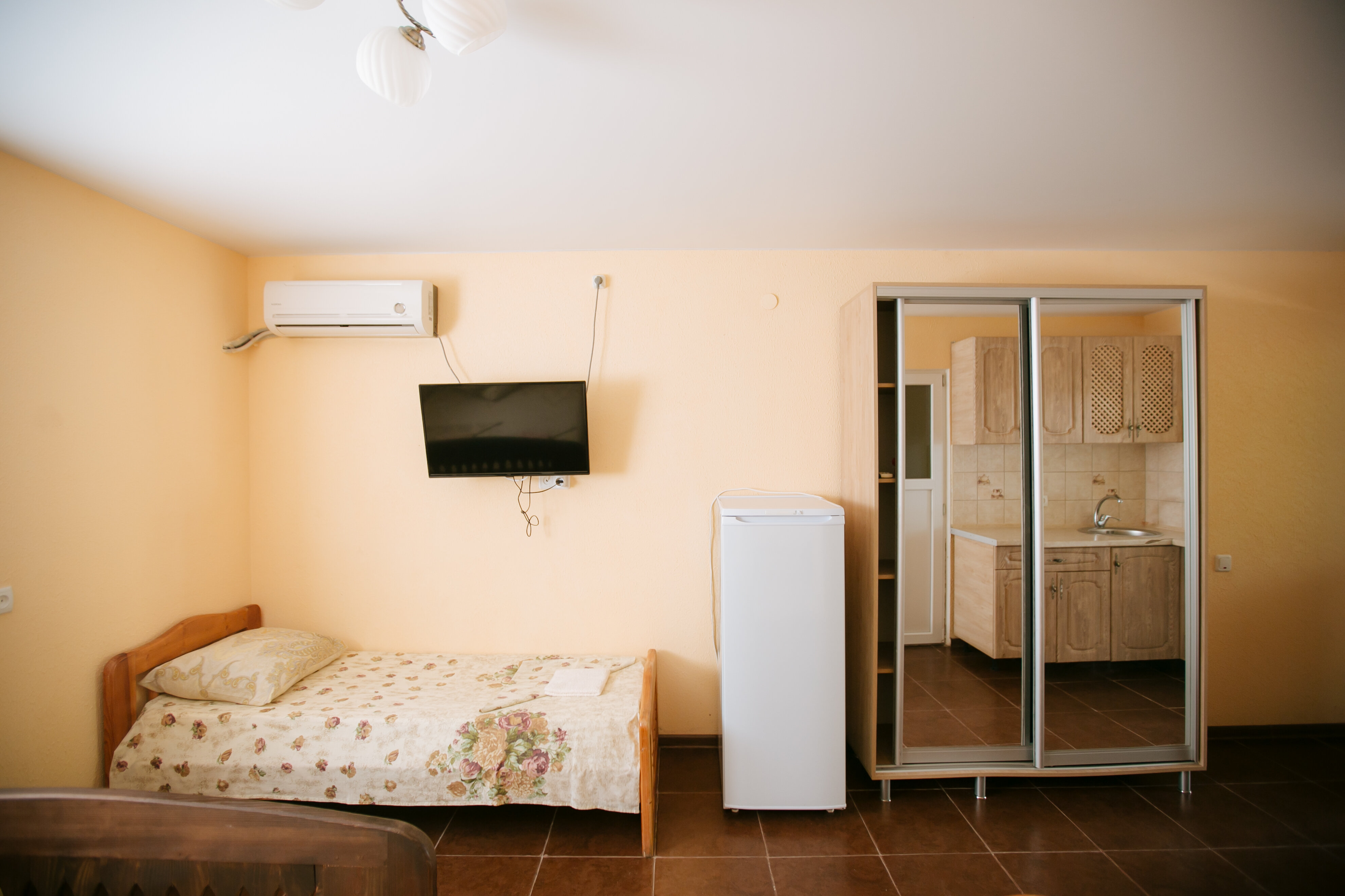 четырехместный номер с кухней и восточной беседкой