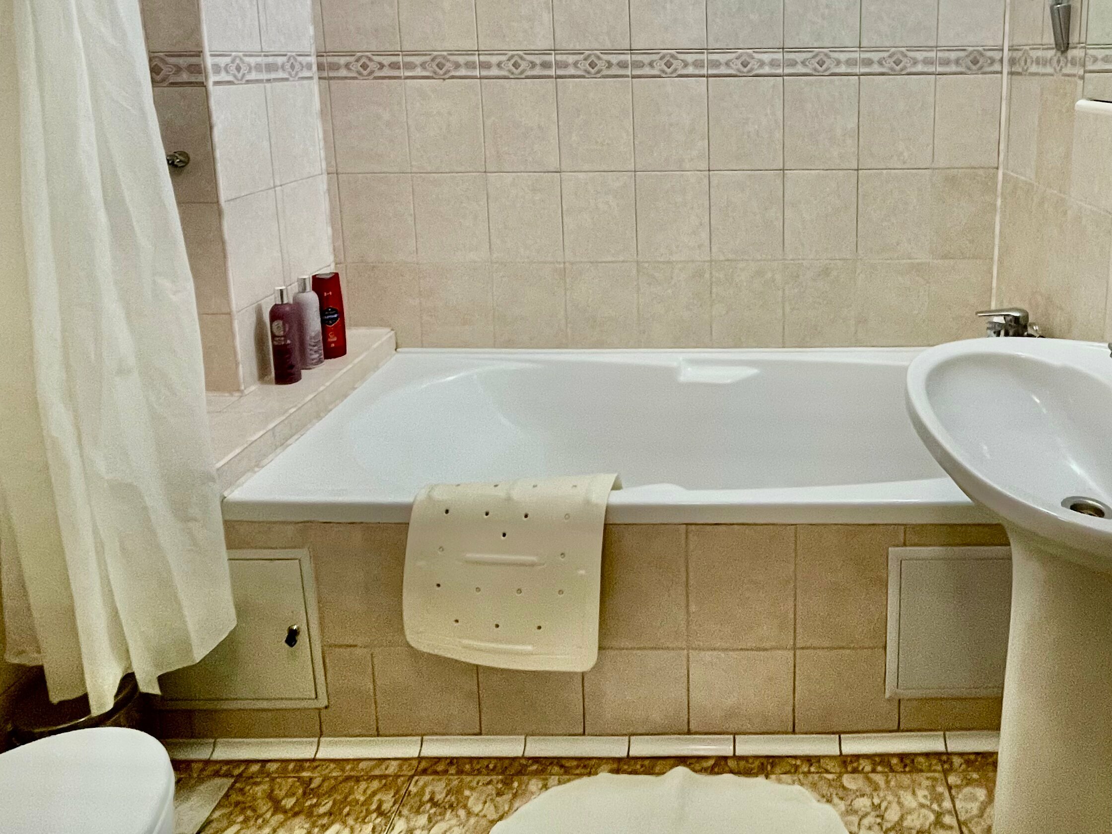 Cемейный номер с собственной ванной комнатой