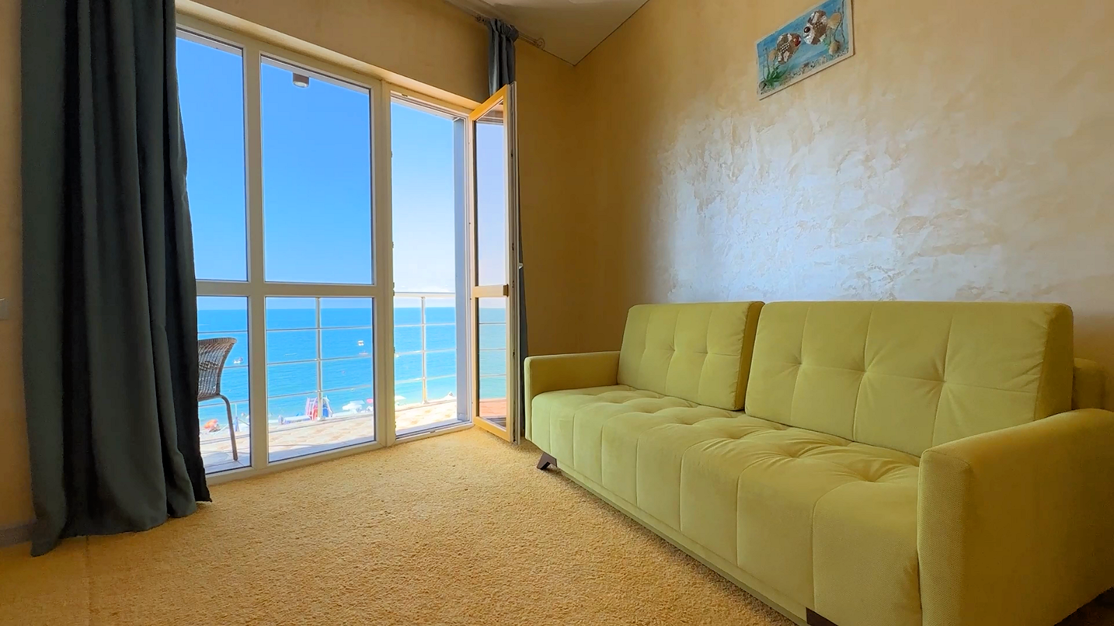 Апартаменты с балконом