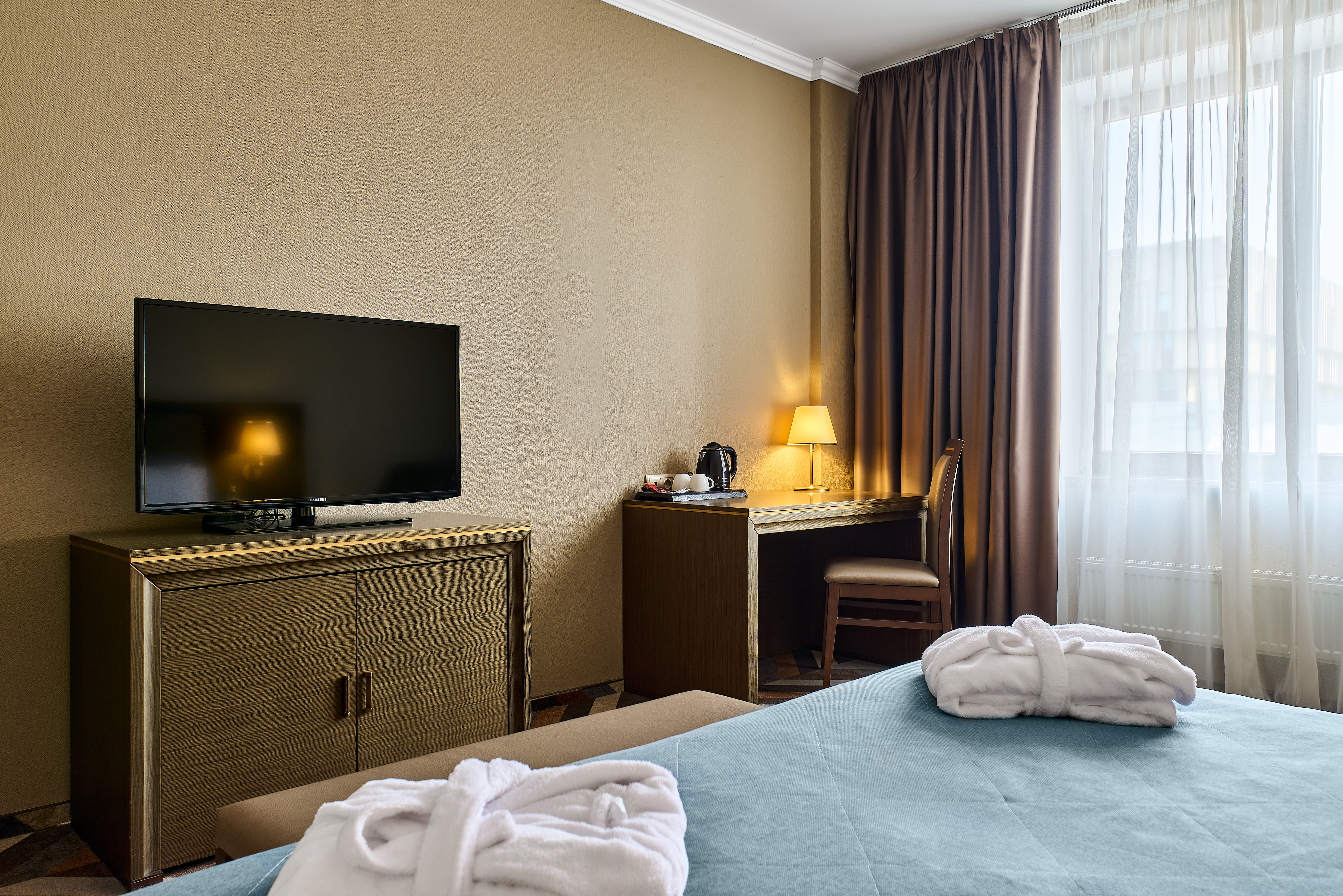 Полулюкс Делюкс