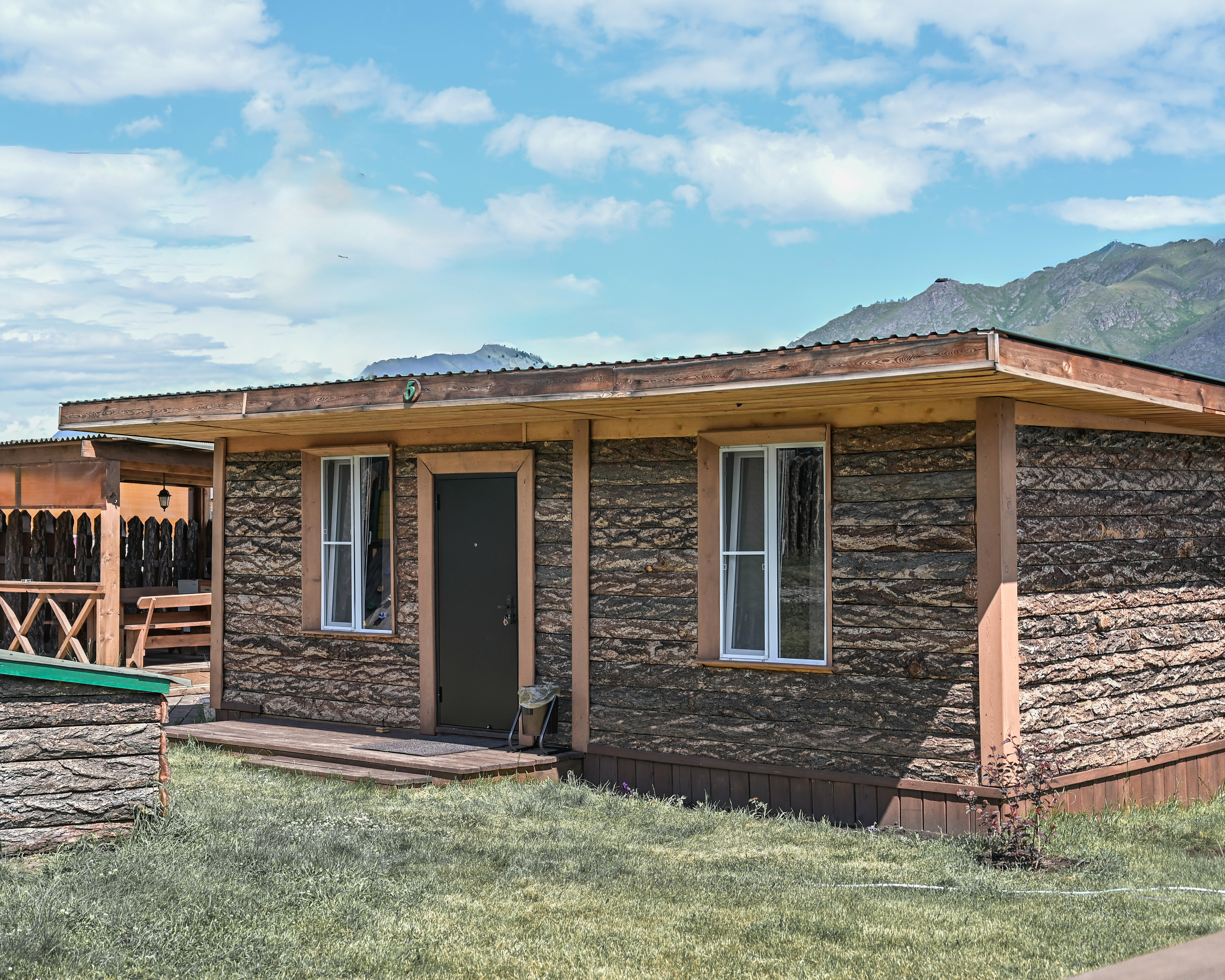 Двухкомнатный Домик Семейный