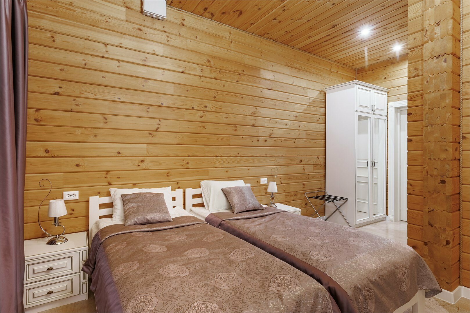 Улучшенный двухместный номер с 2 отдельными кроватями