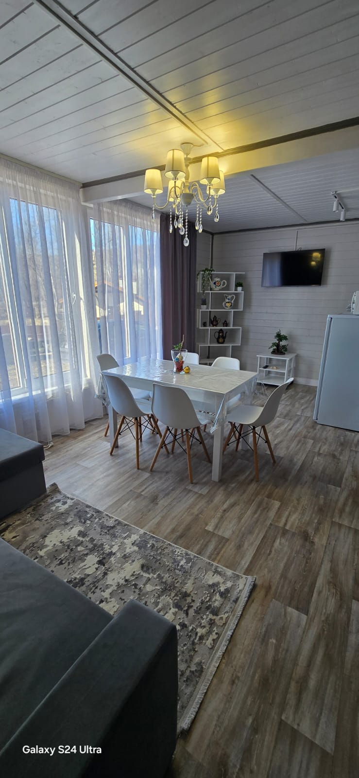 Семейный номер с видом на горы