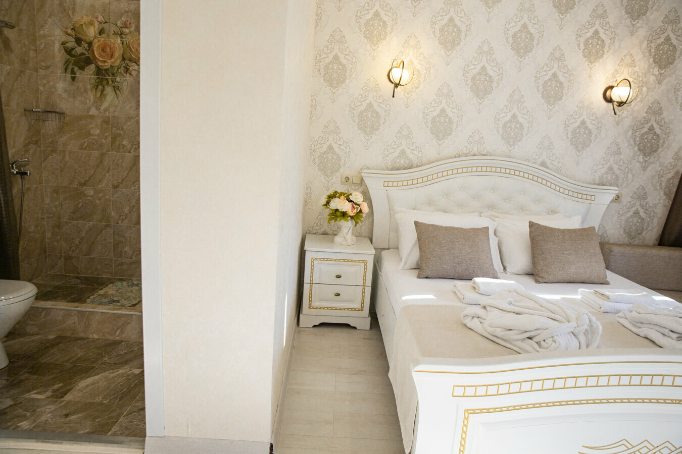 Семейный номер с видом на сад