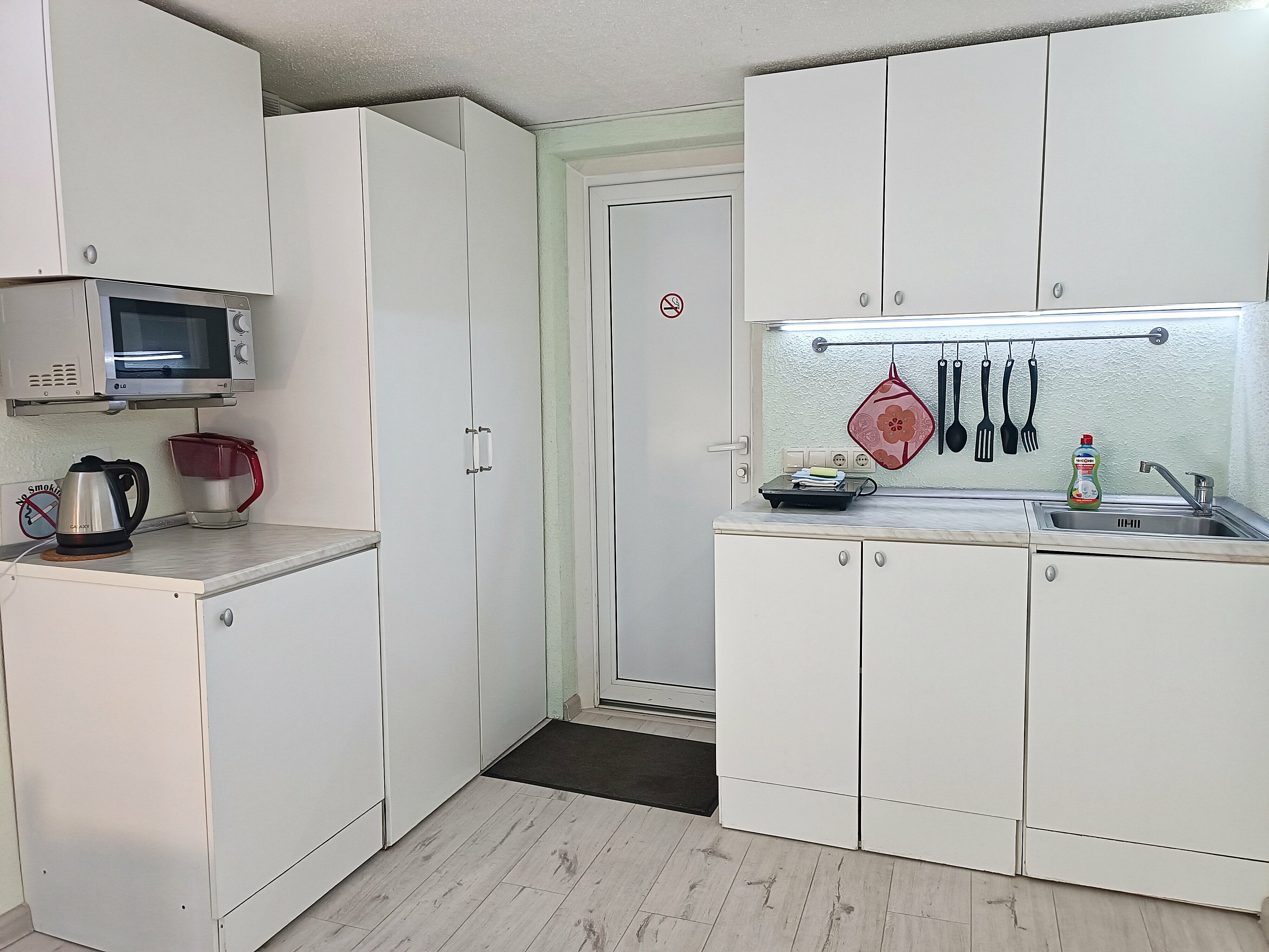 Двухместный номер с 1 двуспальной кроватью king-size вид во двор (6)