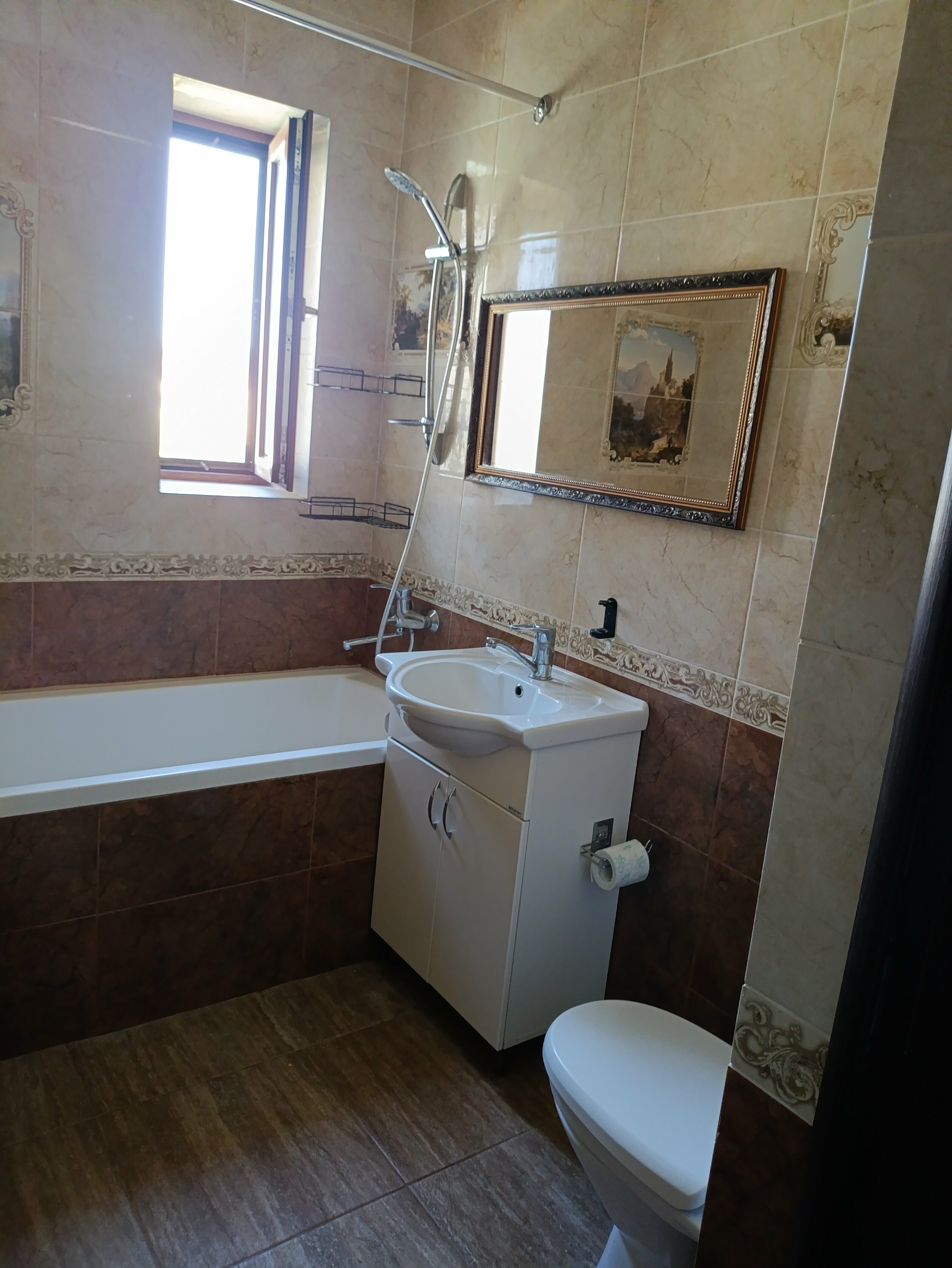 Cемейный номер с собственной ванной комнатой