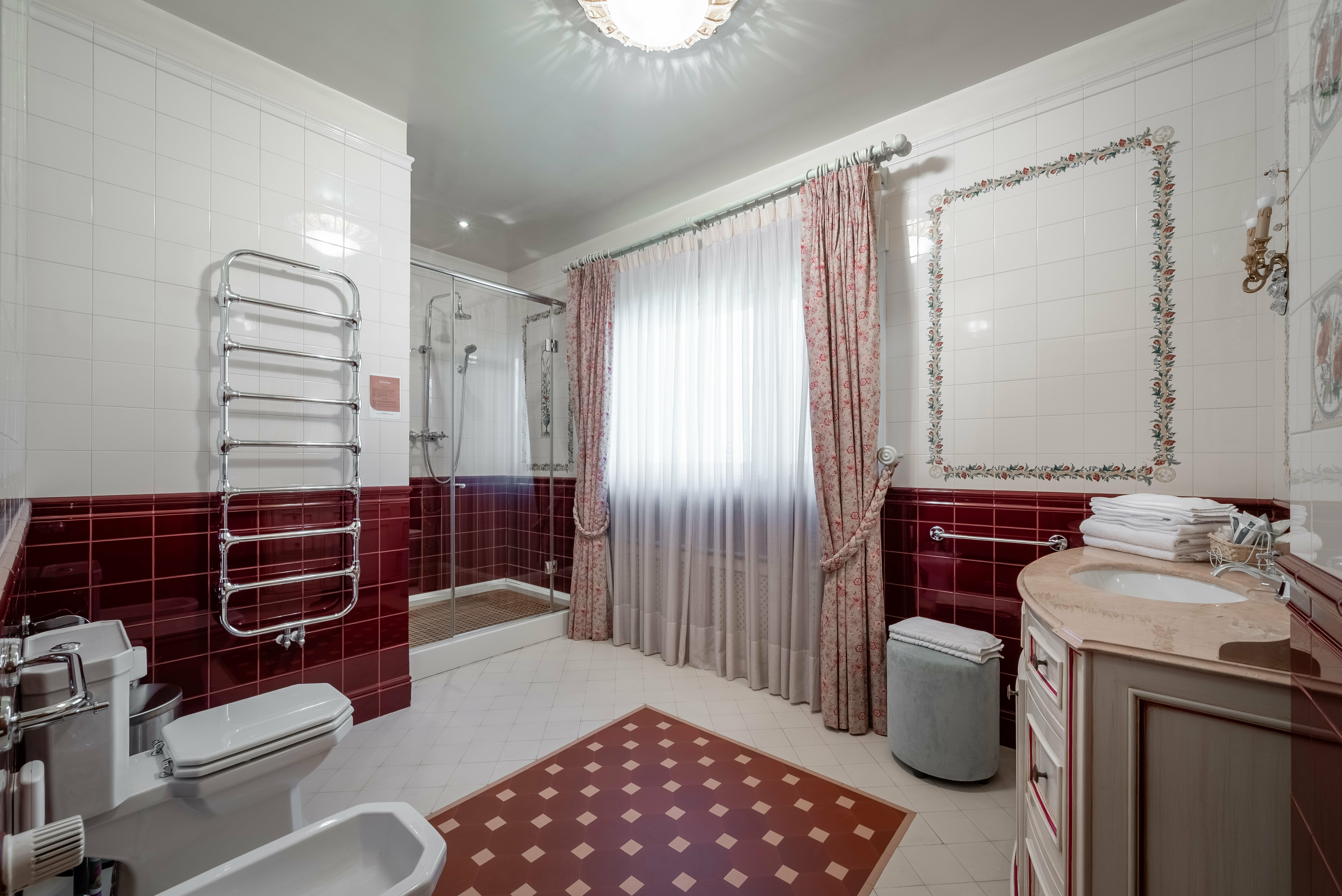 Четырехкомнатный дом Хонка с кухней и гостиной (Сюит)