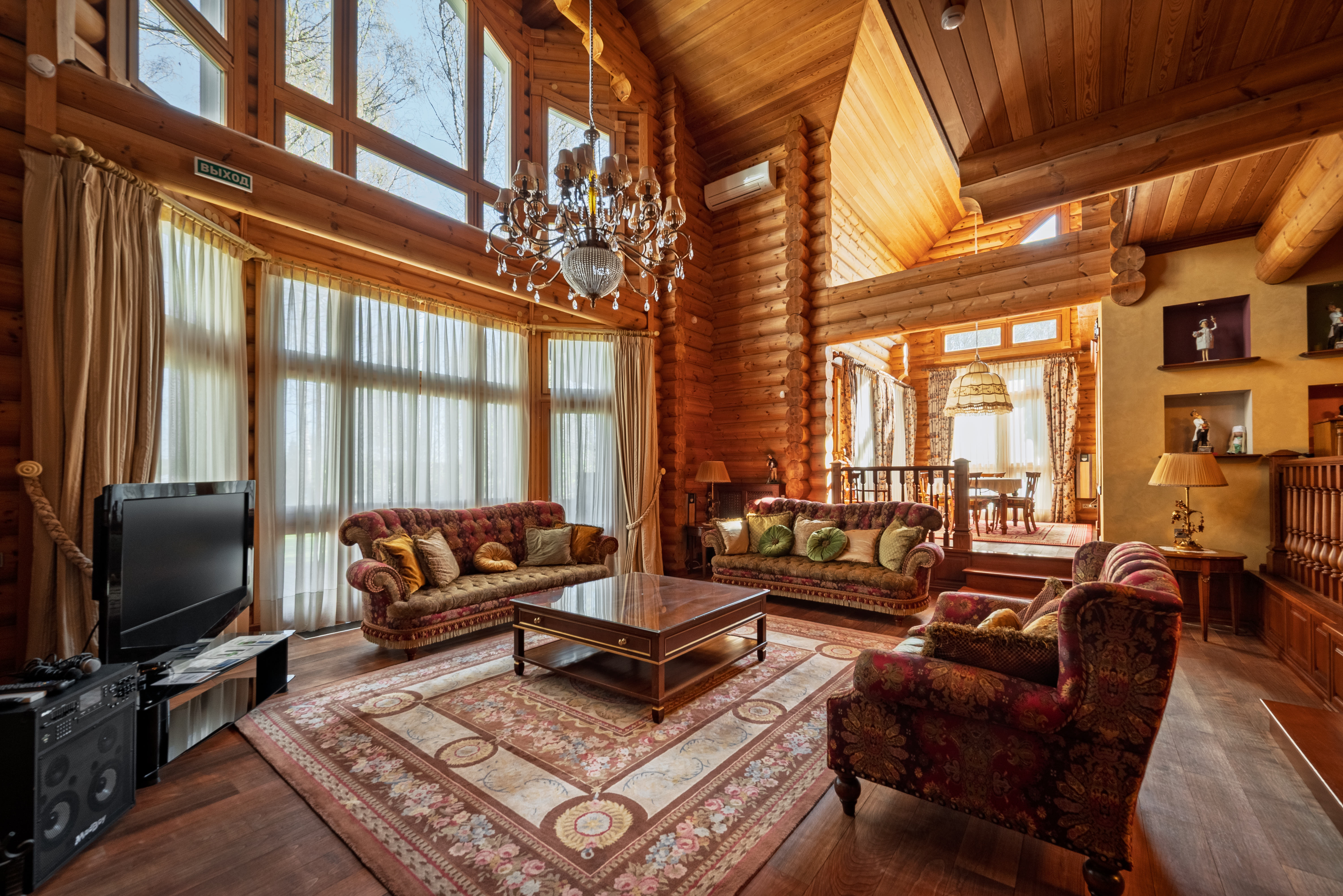 Четырехкомнатный дом Хонка с кухней и гостиной (Сюит)