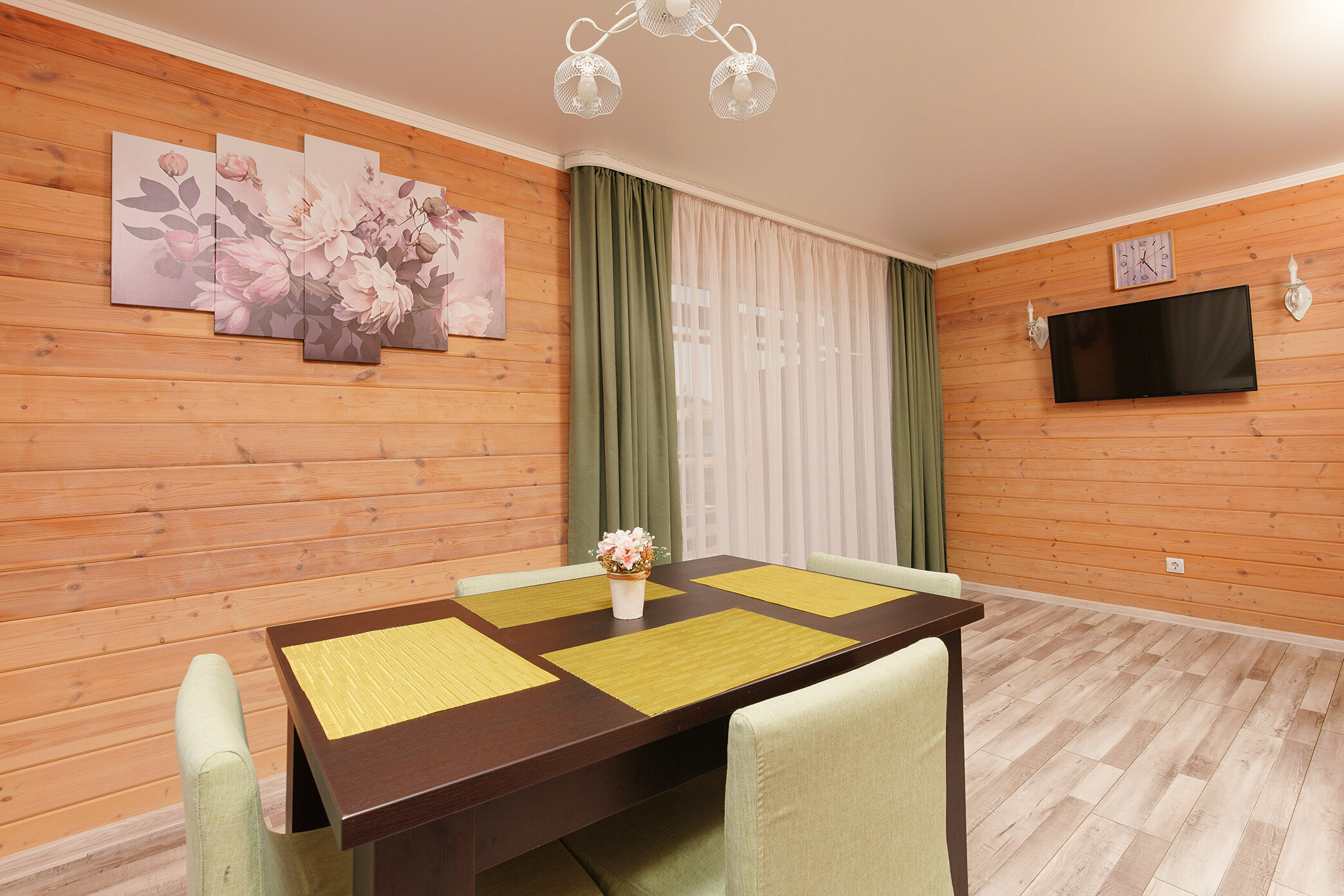 4-х местный 3-х комнатный номер Евростандарт (деревянный коттедж)