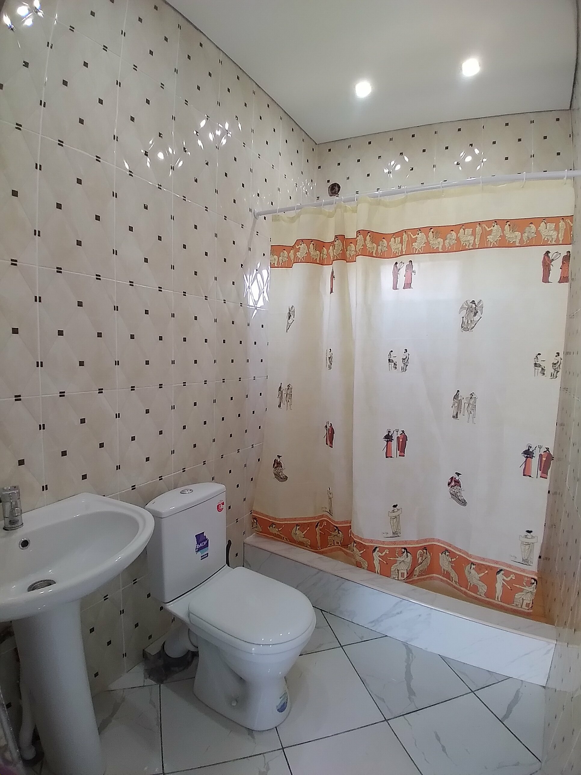 Трехместный номер «Комфорт» с душем