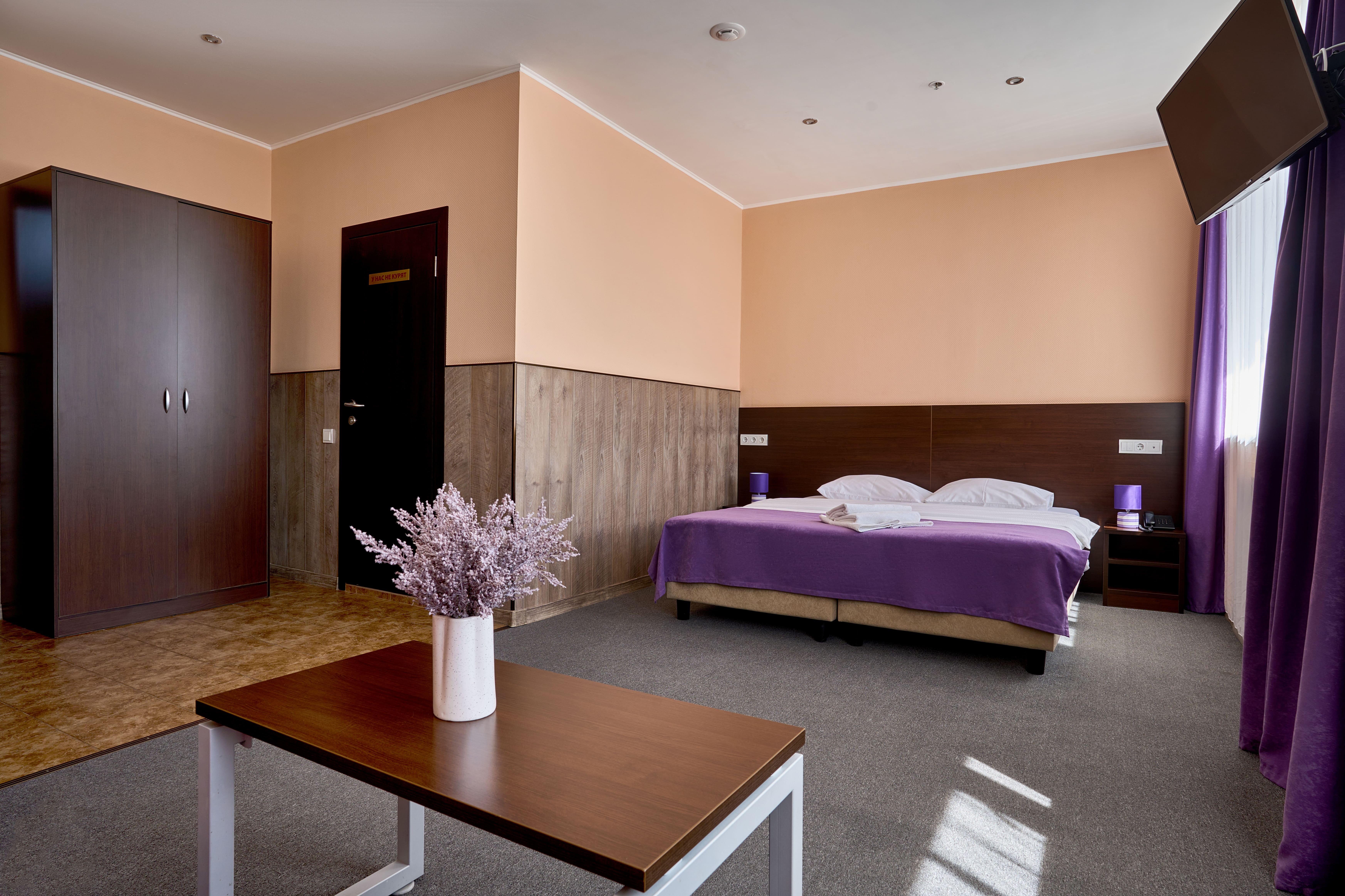 Улучшенный номер с кроватью размера «king-size»