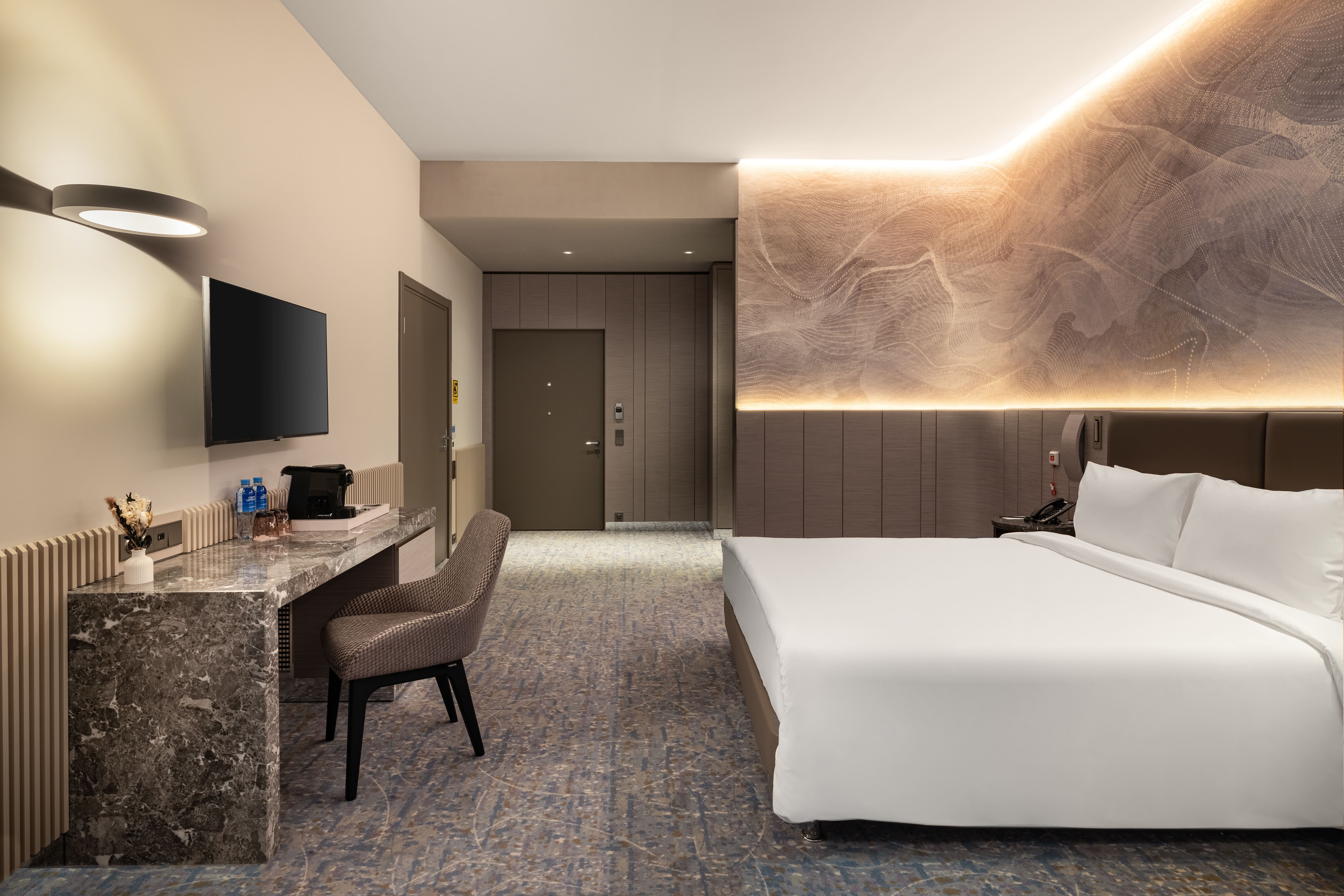 Полулюкс  для людей с ограниченными возможностями с одной большой кроватью