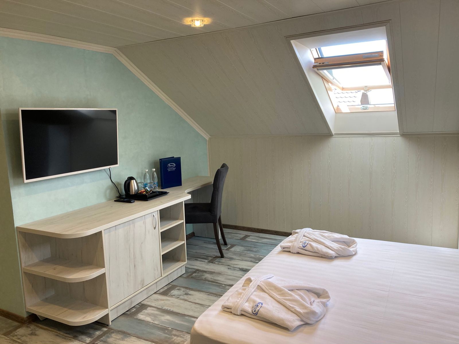 Мансардный стандартный номер без балкона