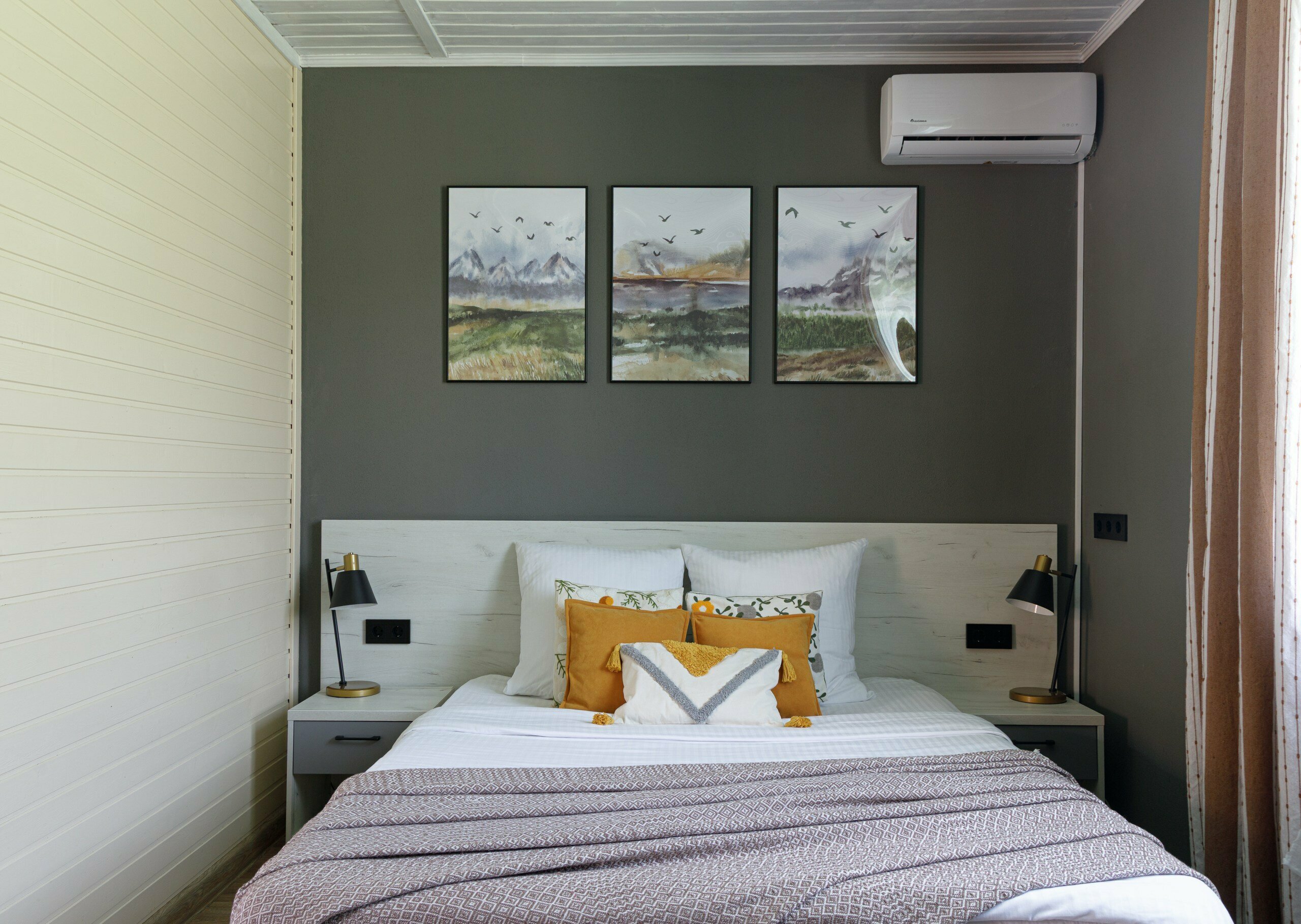 Делюкс с балконом , 2-х местный с двуспальным диваном.