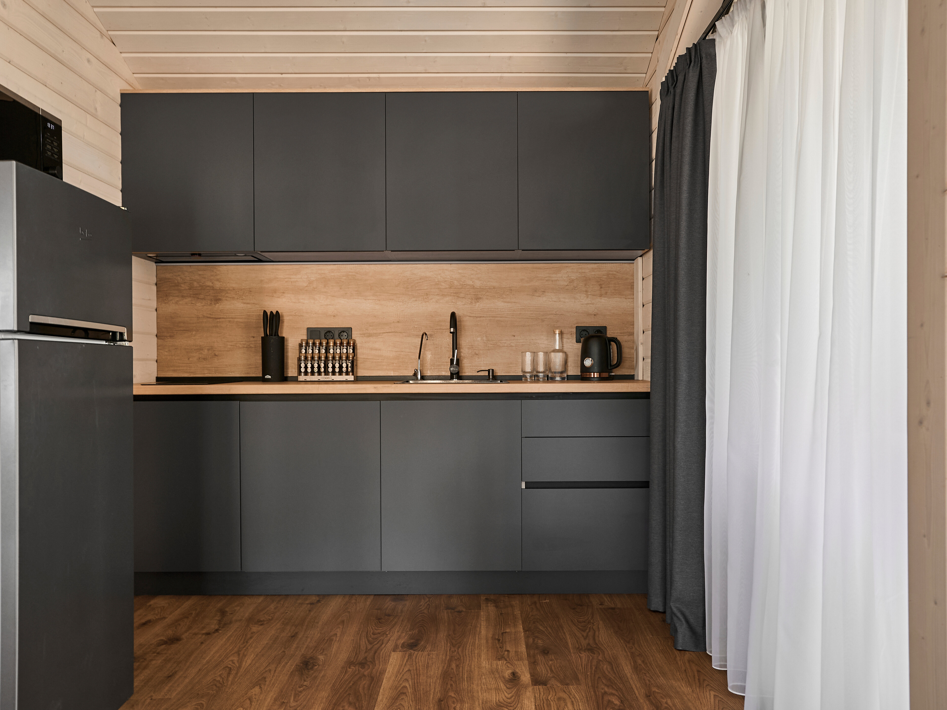 Дом №4 с купелью и гриль-домом