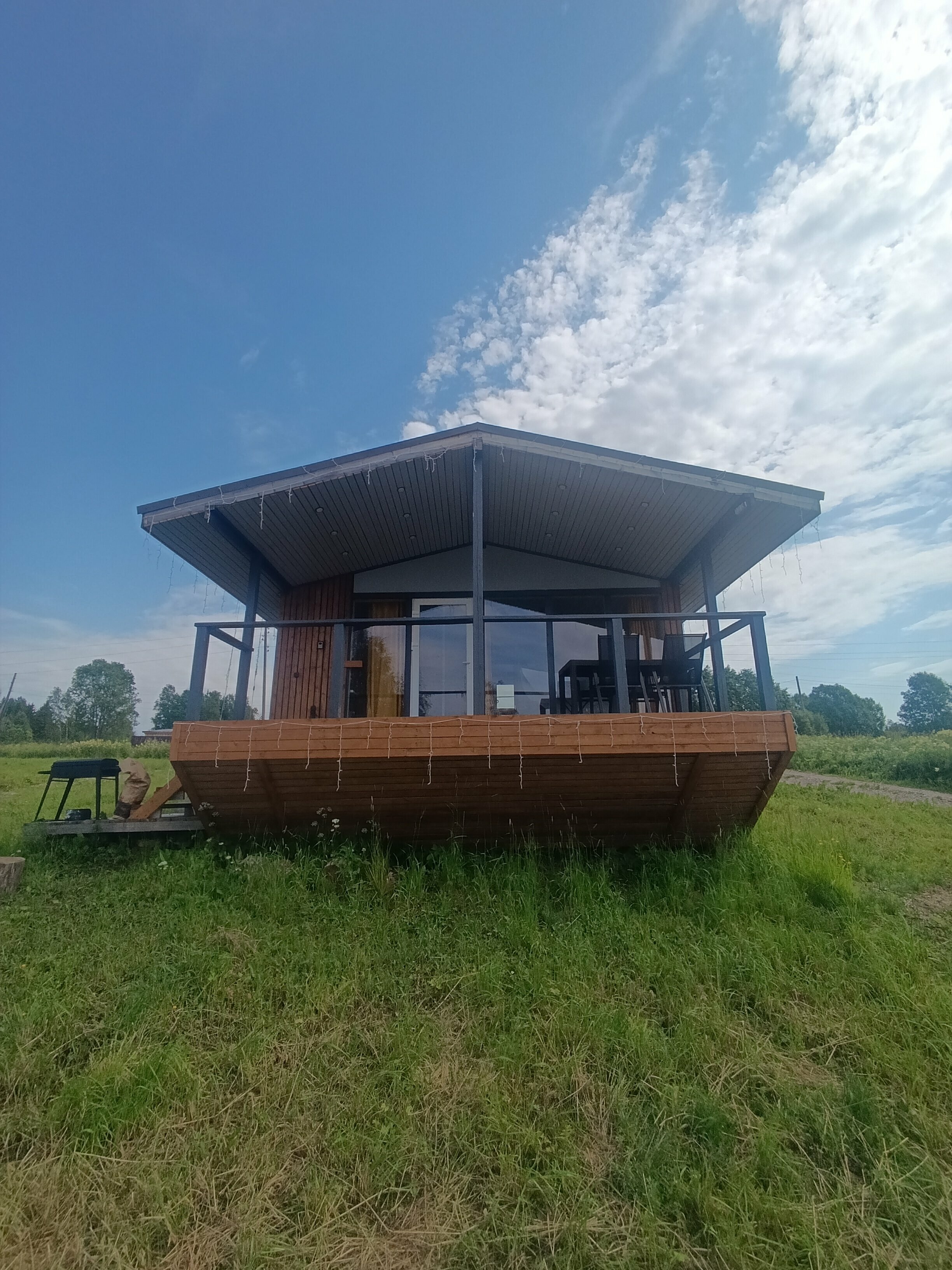 Дом с видом на озеро