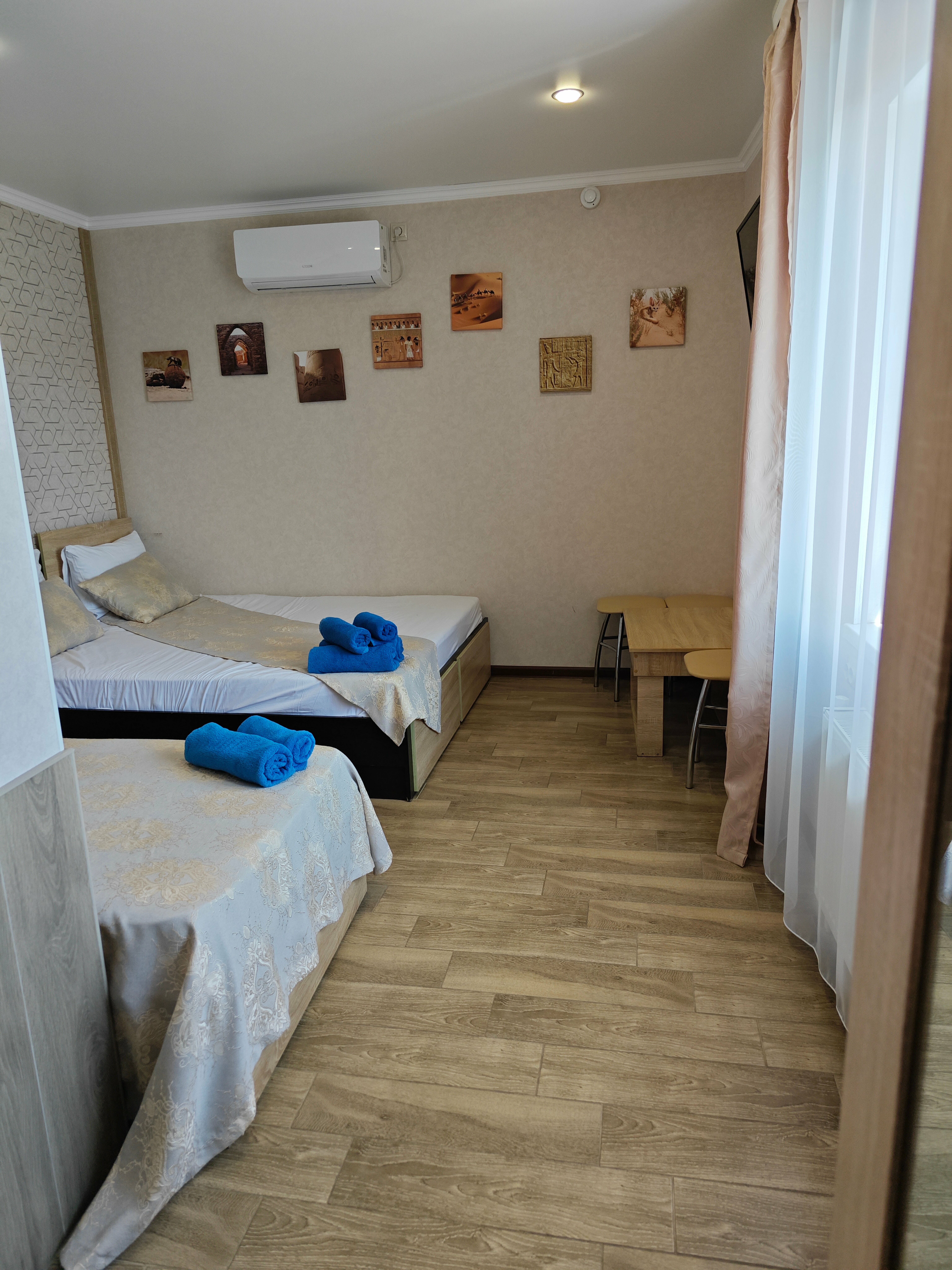 Cемейный номер с собственной ванной комнатой