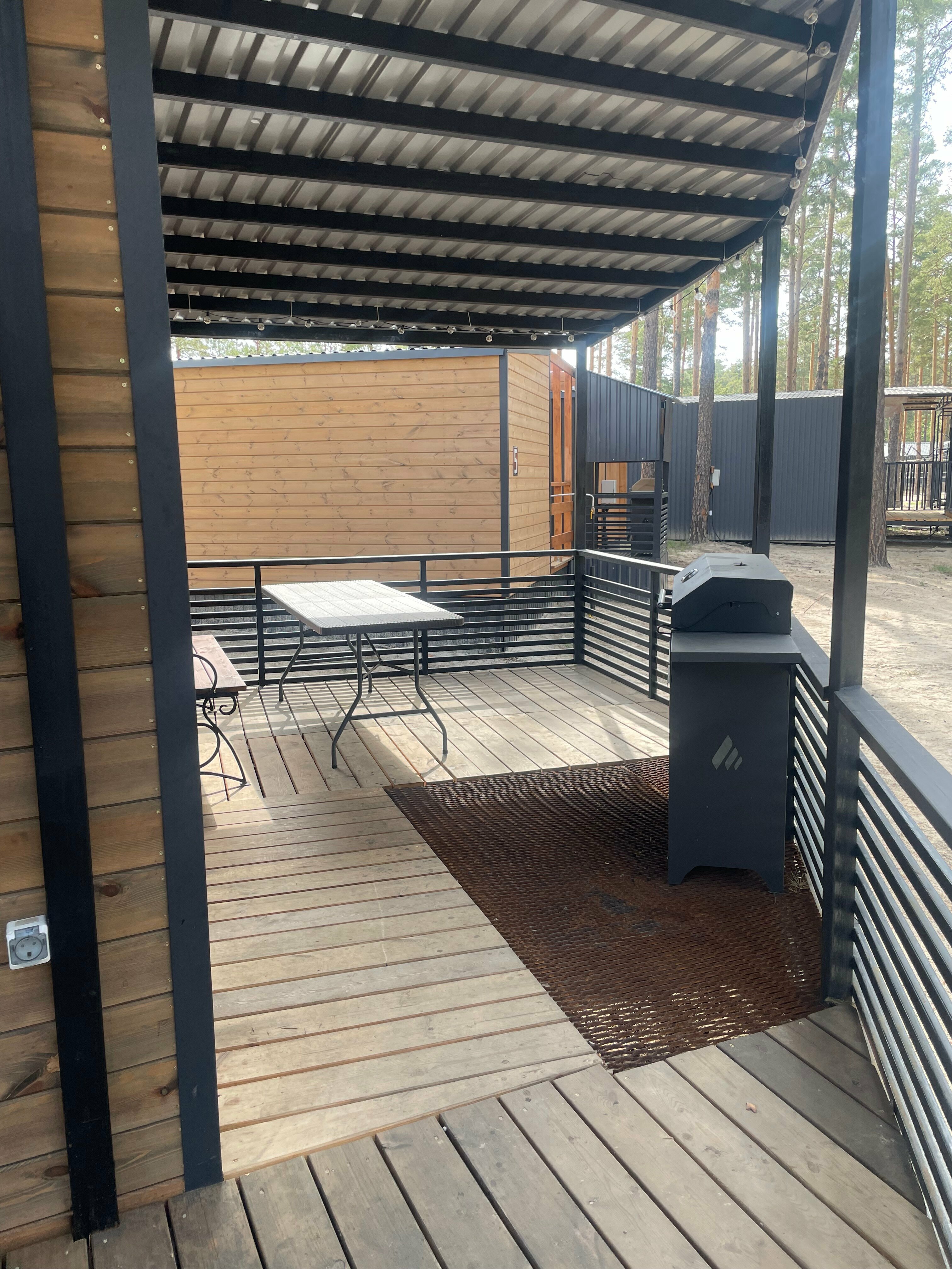 Семейный номер с видом на озеро