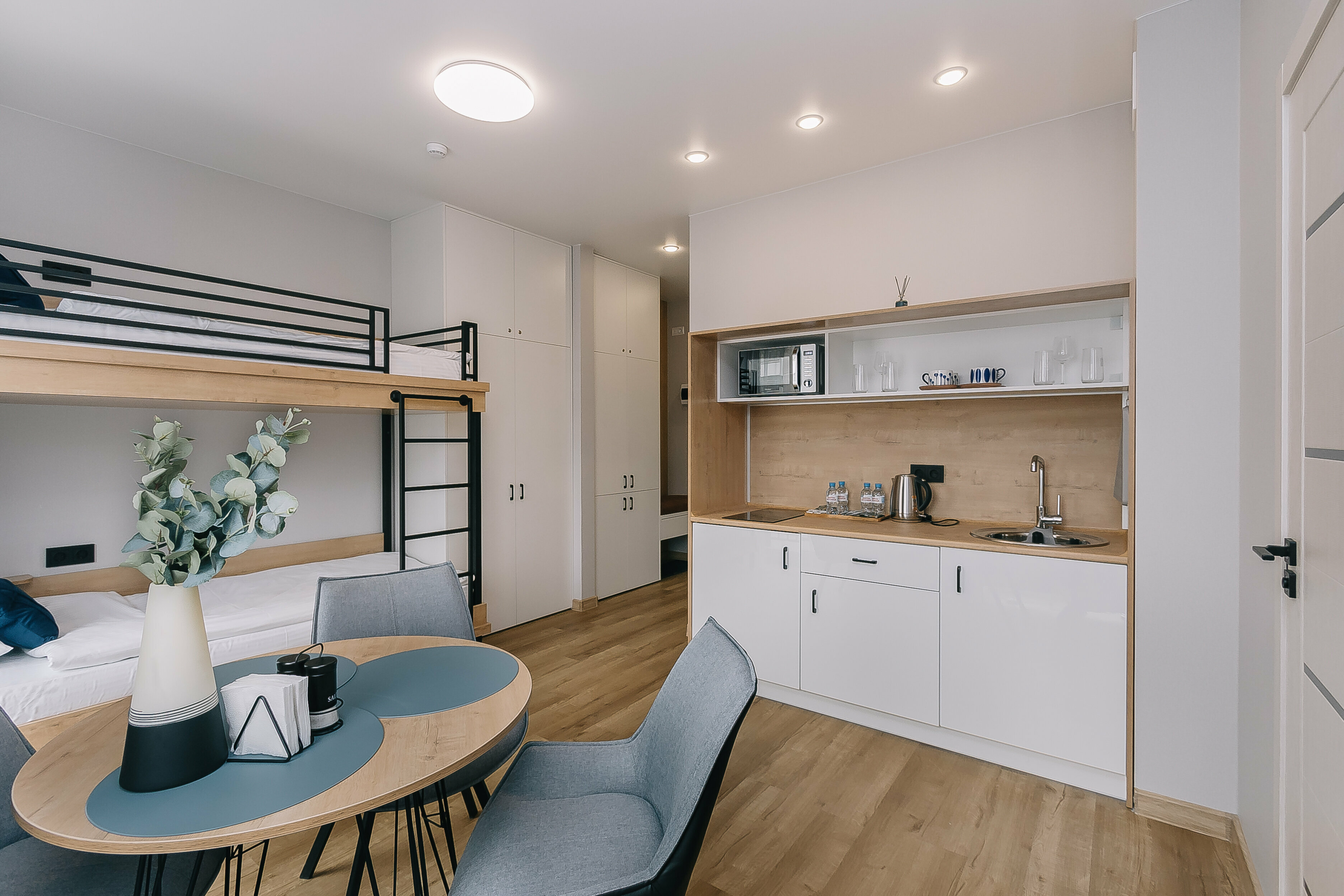 Семейные апартаменты двухкомнатные с двумя балконами