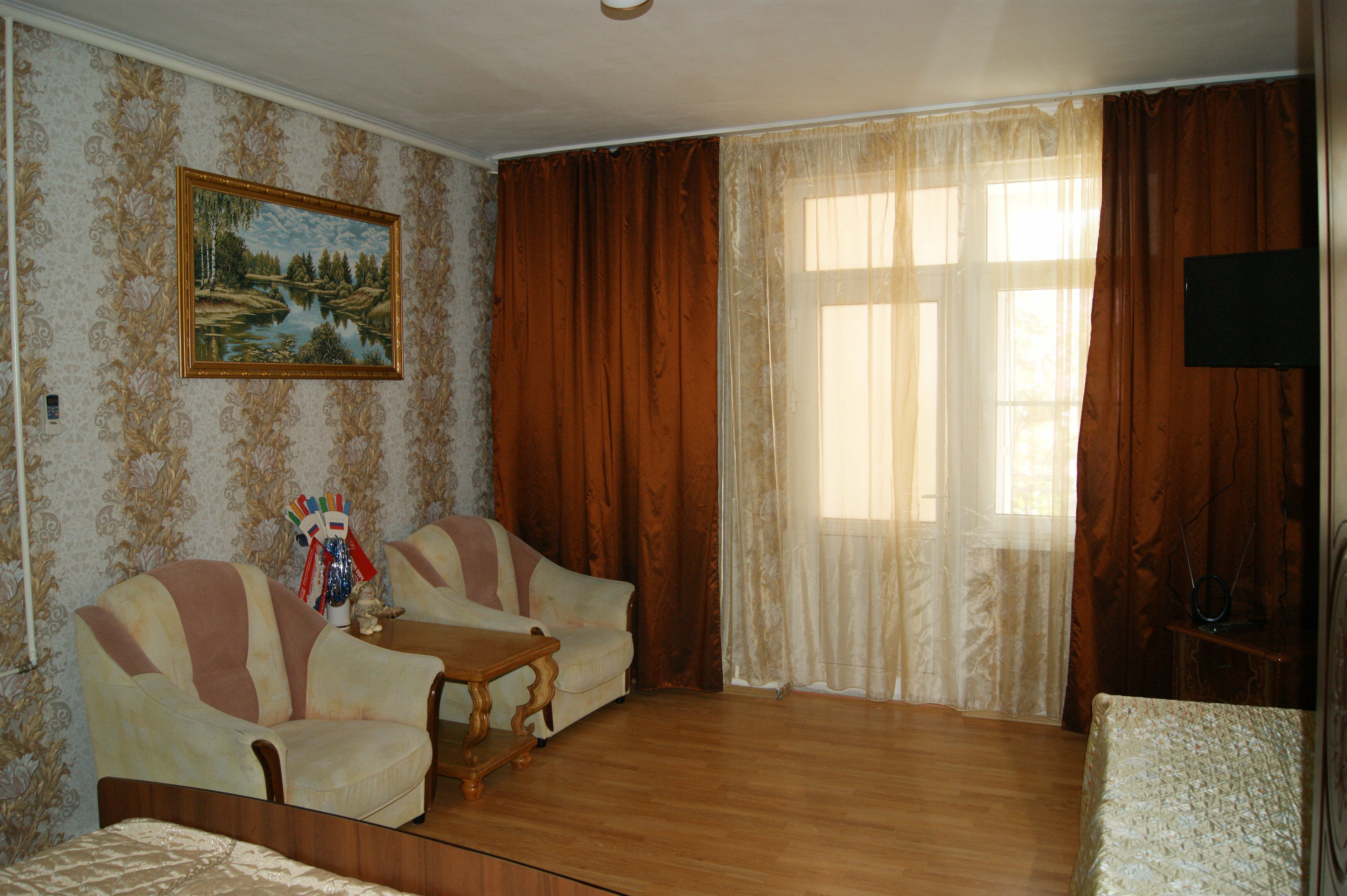 Пятиместный номер с видом на сад