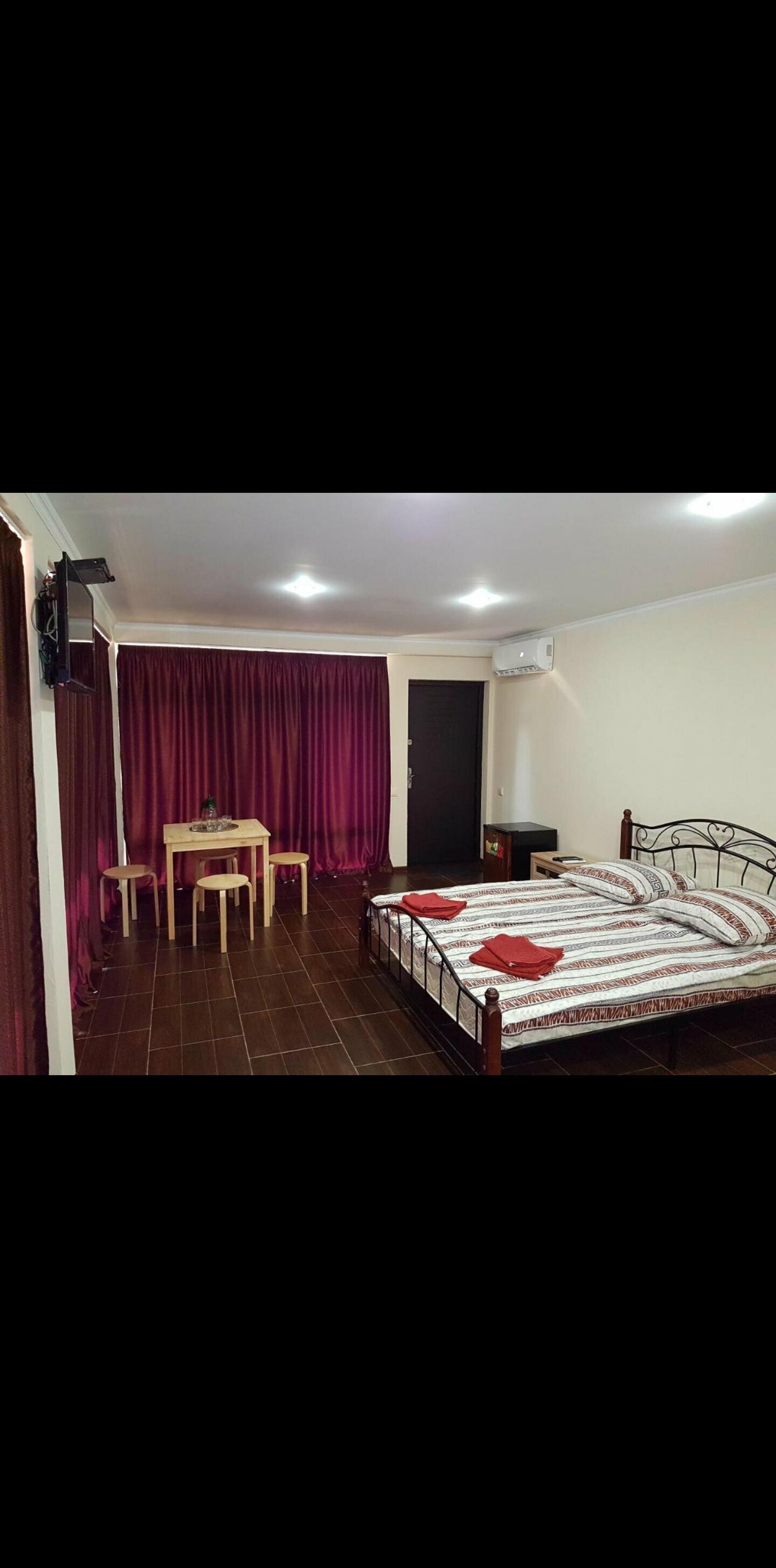 Трехместный номер «Комфорт» с душем