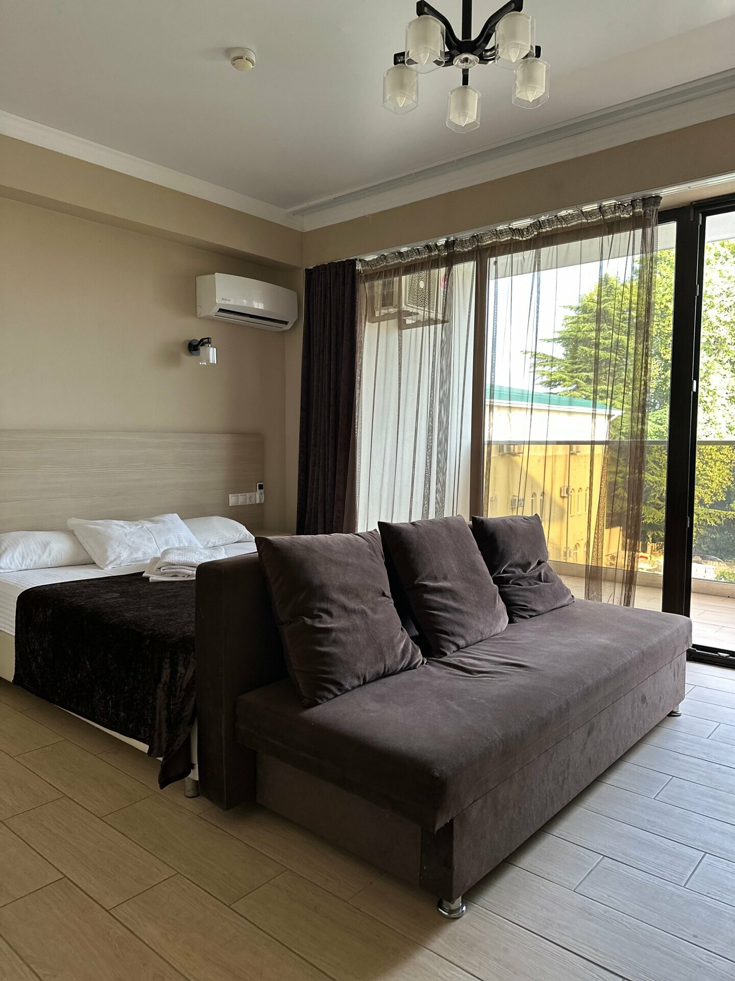 Четырёхместный номер с лоджией