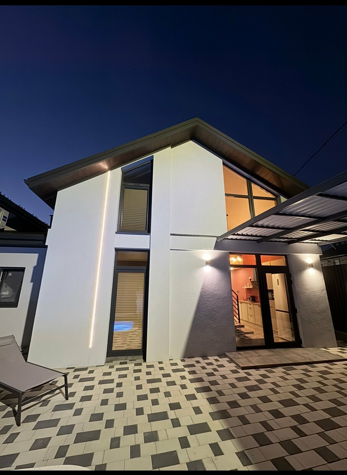 ДОМ С ВИДОМ НА ГОРЫ КОРАЛ