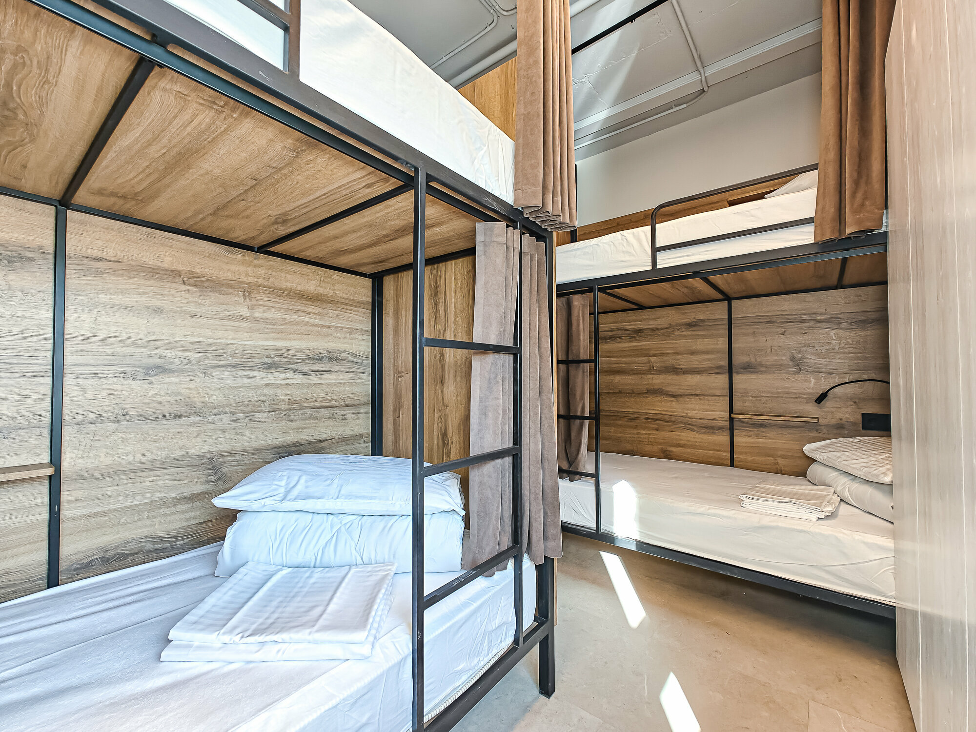 Кровать в общем 8-местном номере