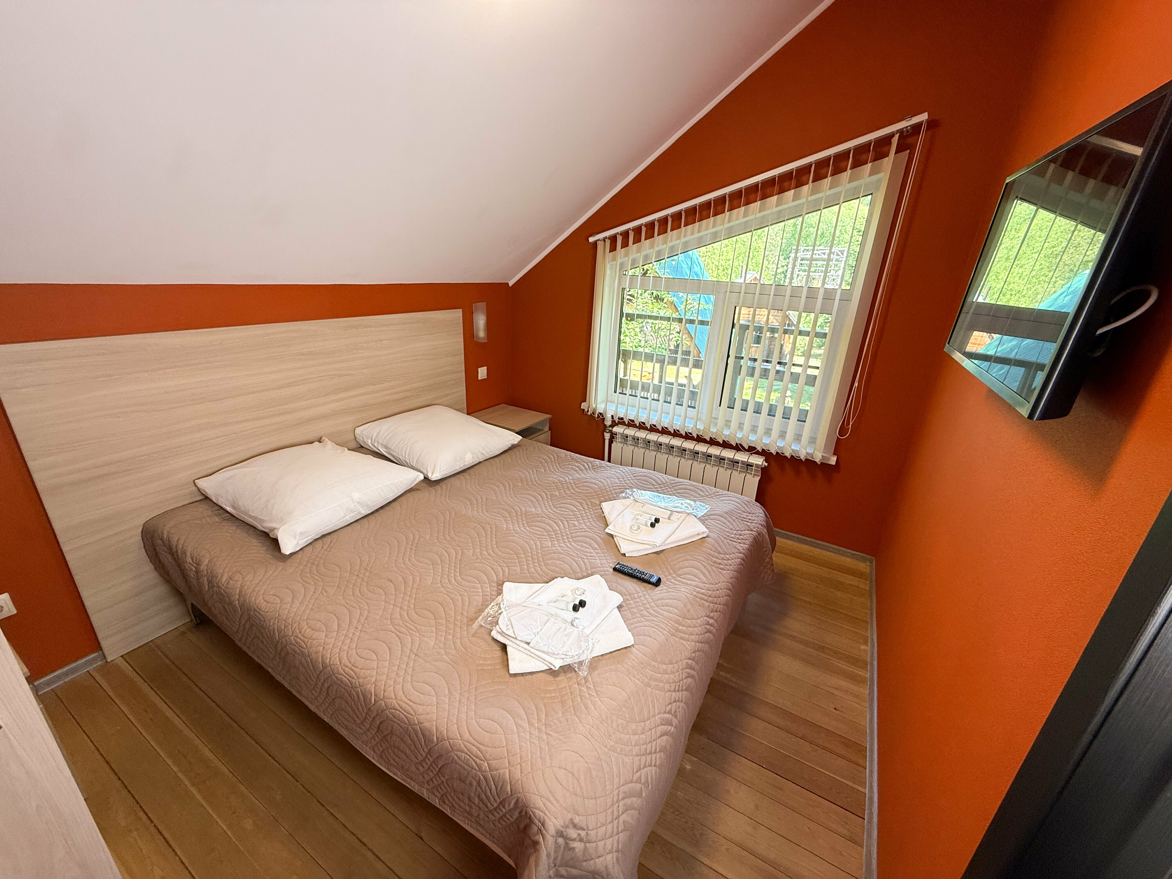 2-местный 1-комнатный стандарт 3 корпус № 3-2, 3-3 (Удобства на два номера)