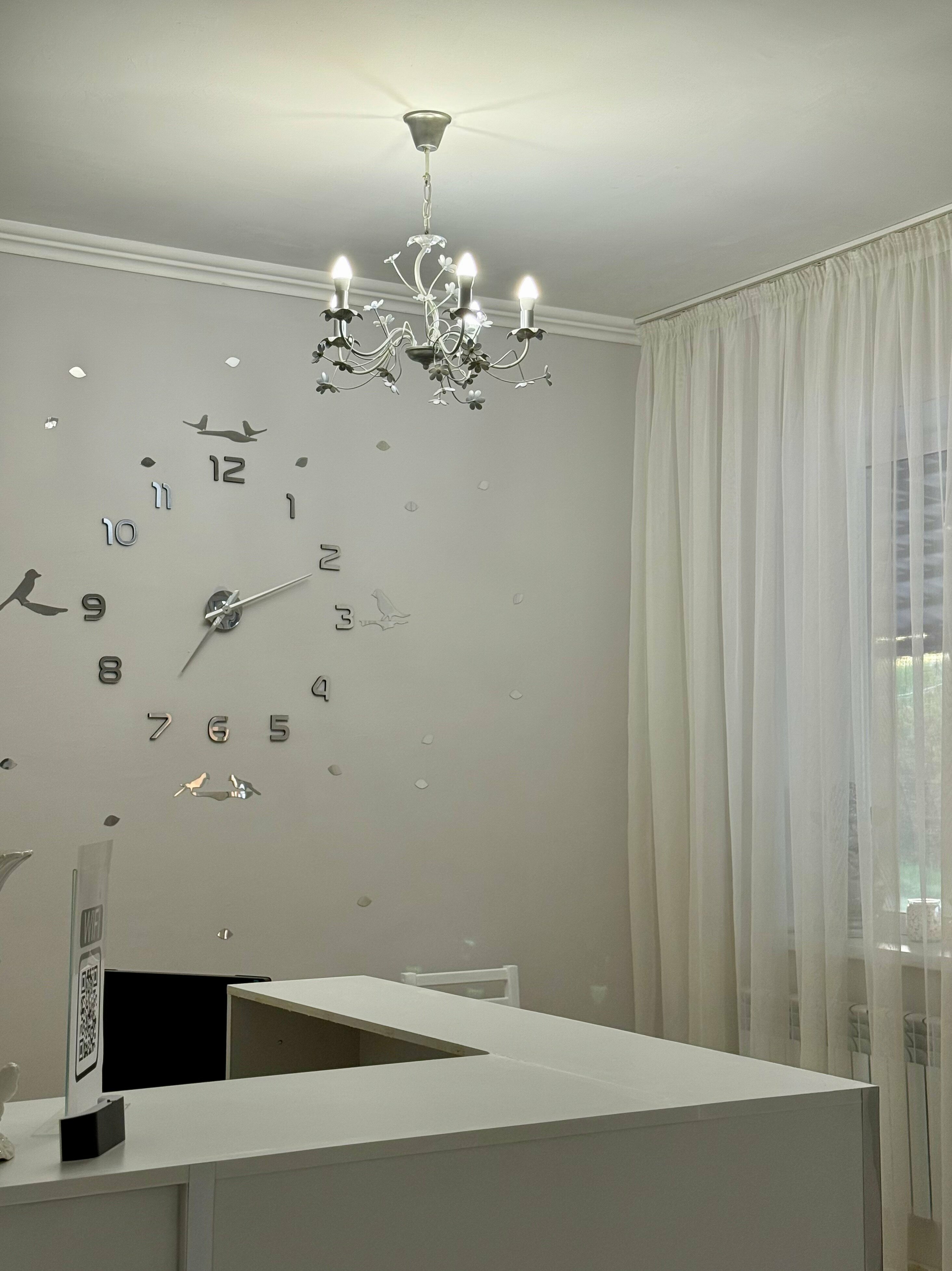 Двухместный номер с 2 отдельными кроватями и общей ванной комнатой