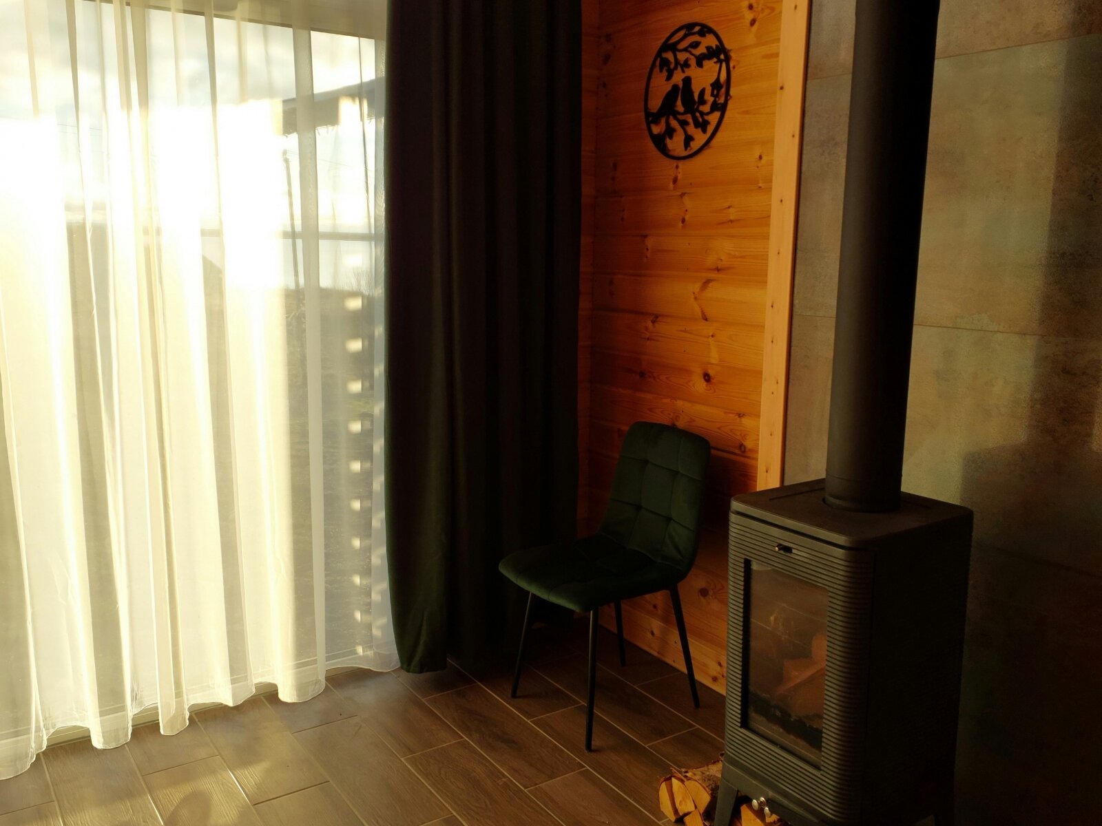 Коттедж с банкетным залом (камин + кондиционер)