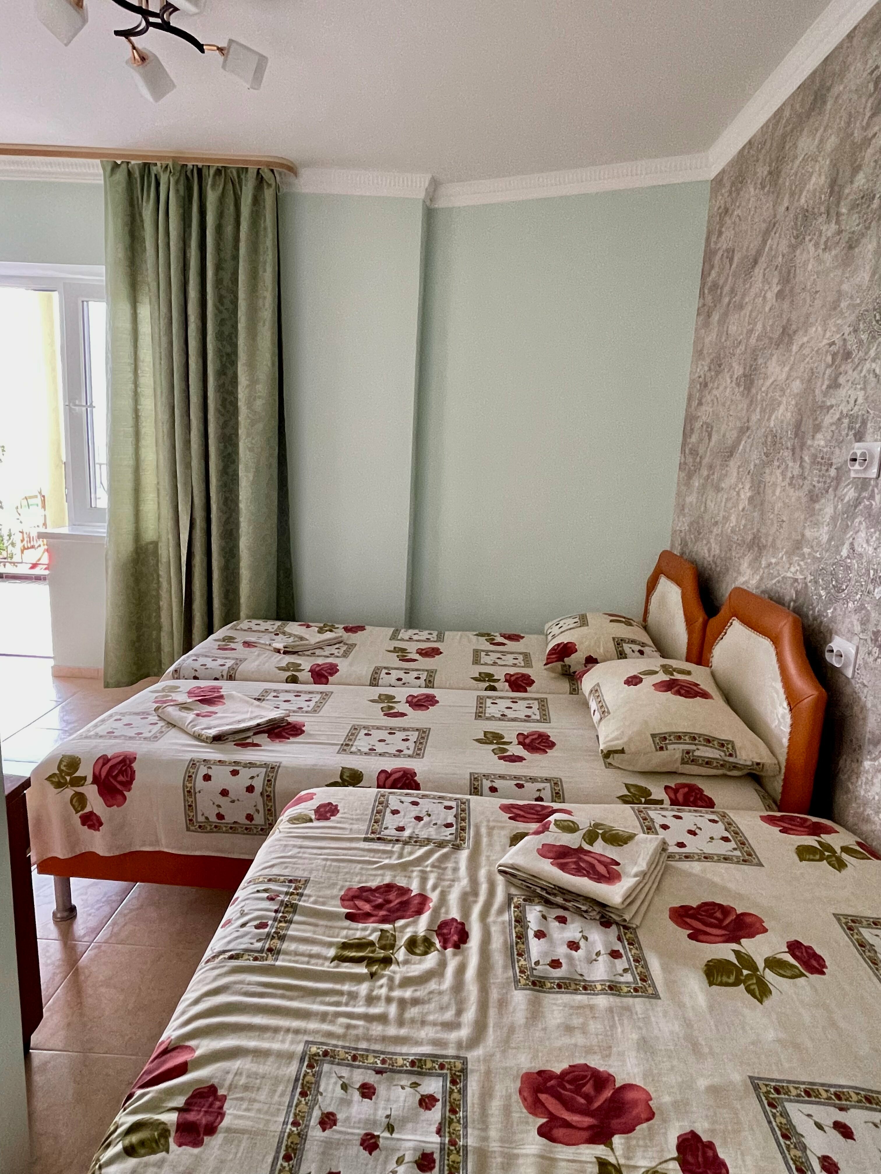 Четырехместный номер с балконом