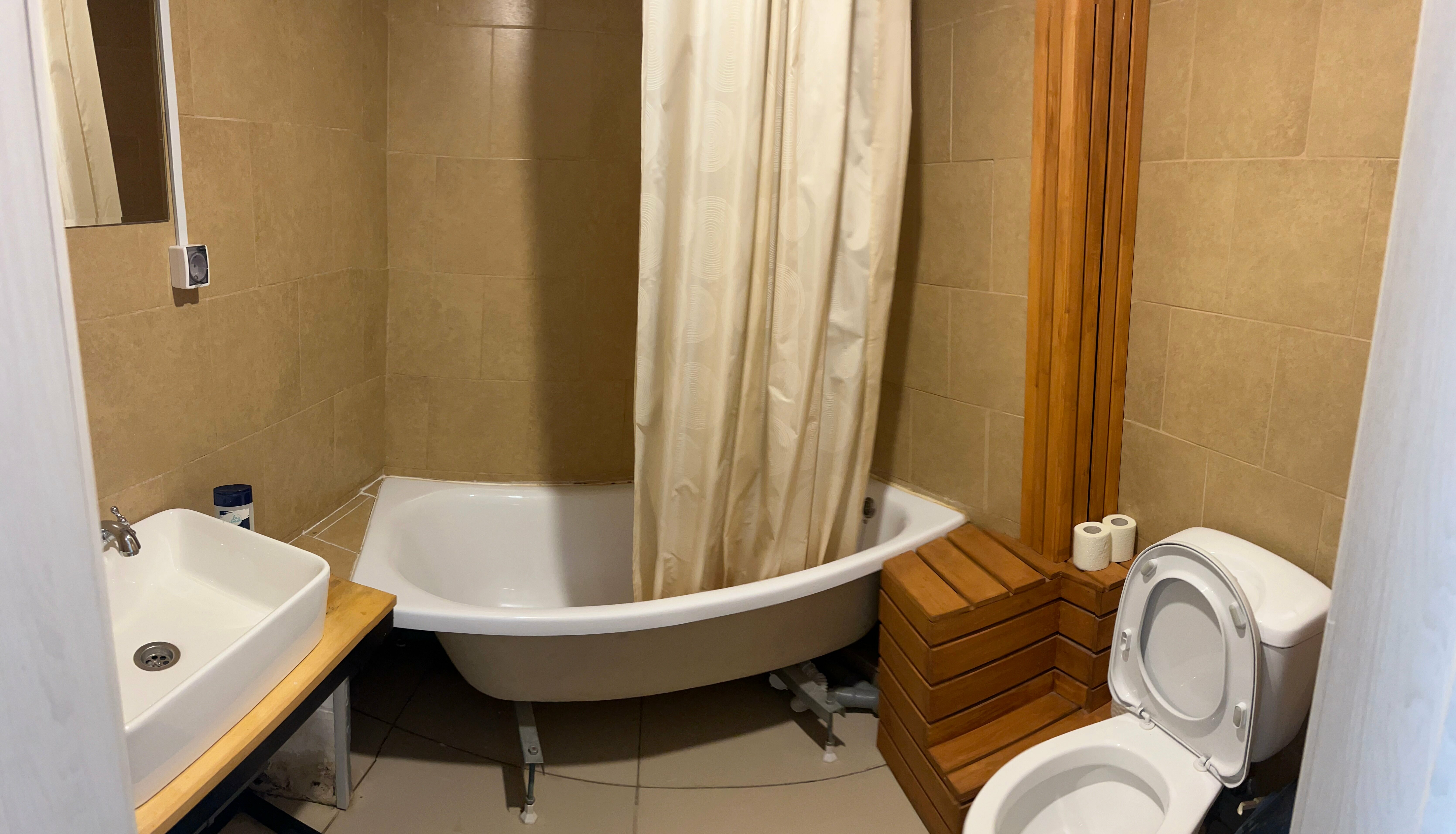 Кровать в общем 6-местном номере