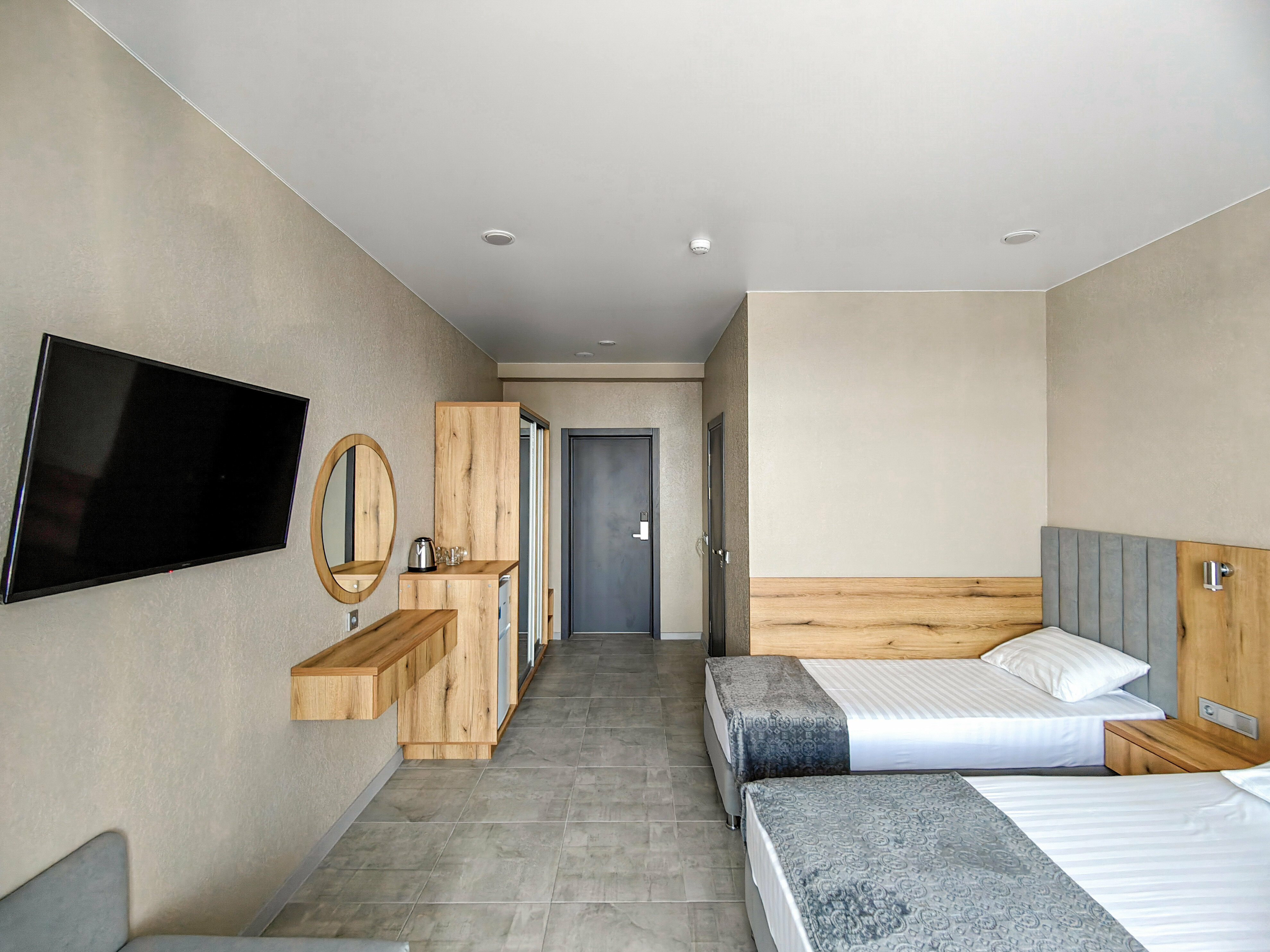 Четырехместный номер с балконом