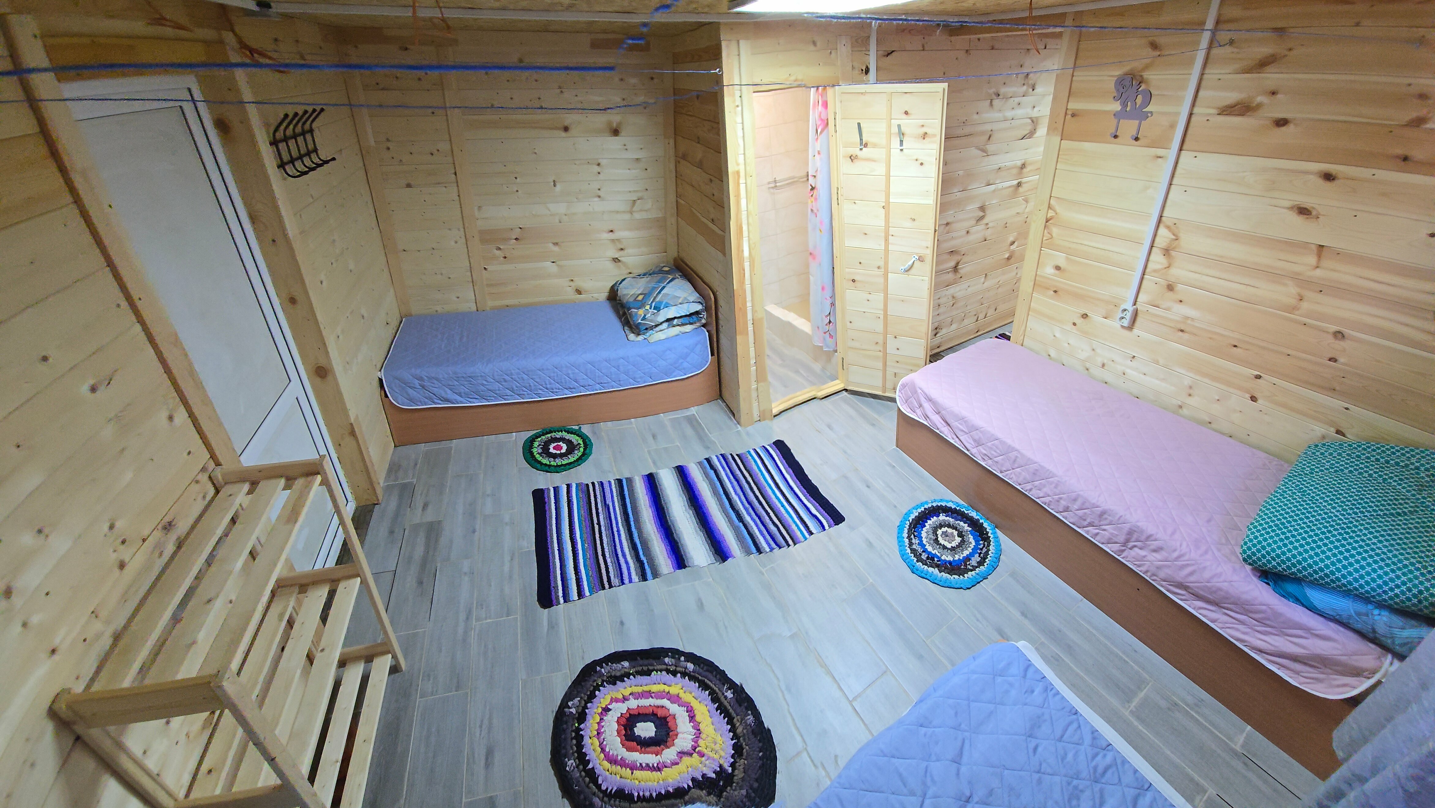 Cемейный номер с собственной ванной комнатой