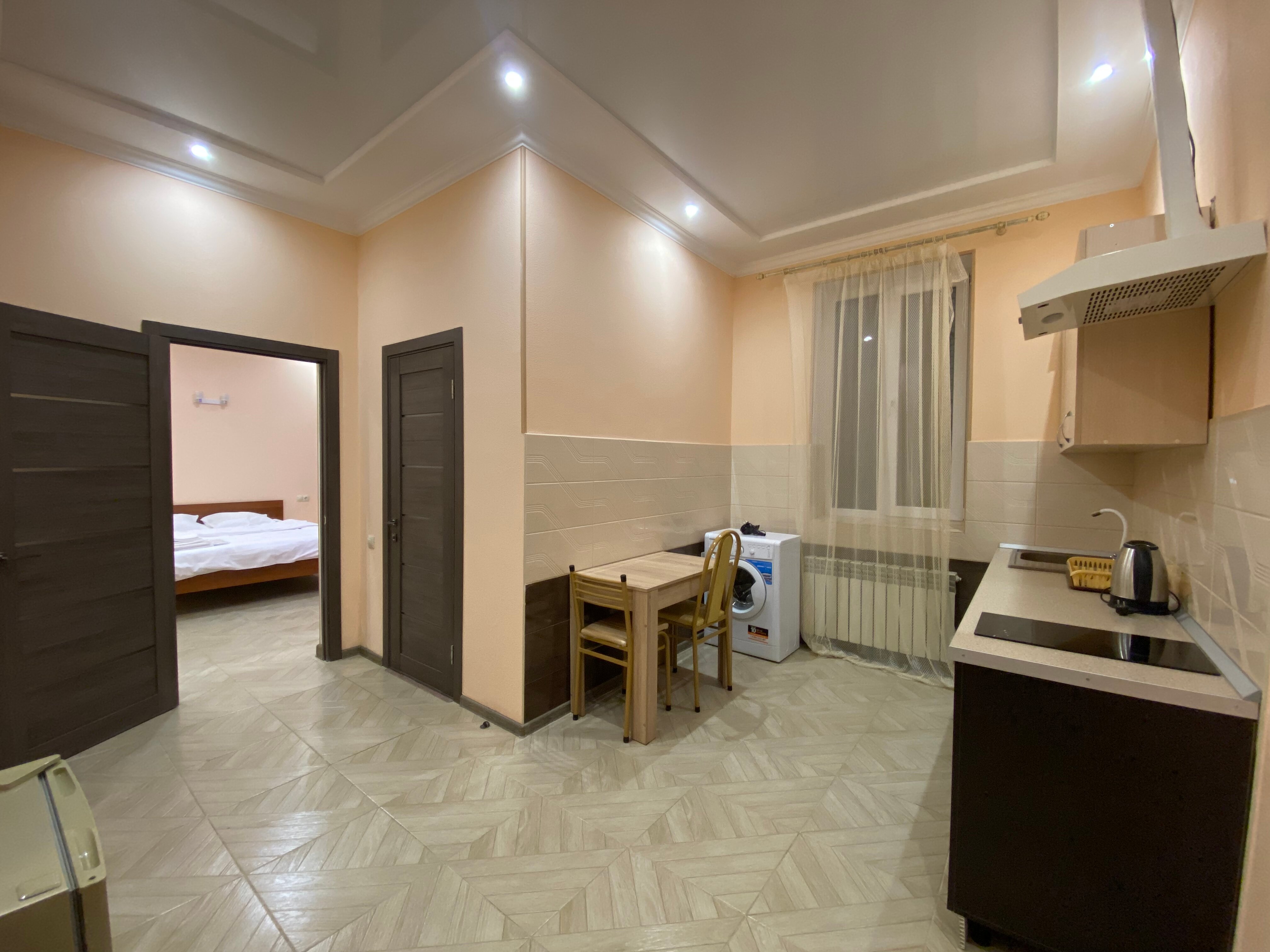 Номер-студия с кроватью размера «king-size»