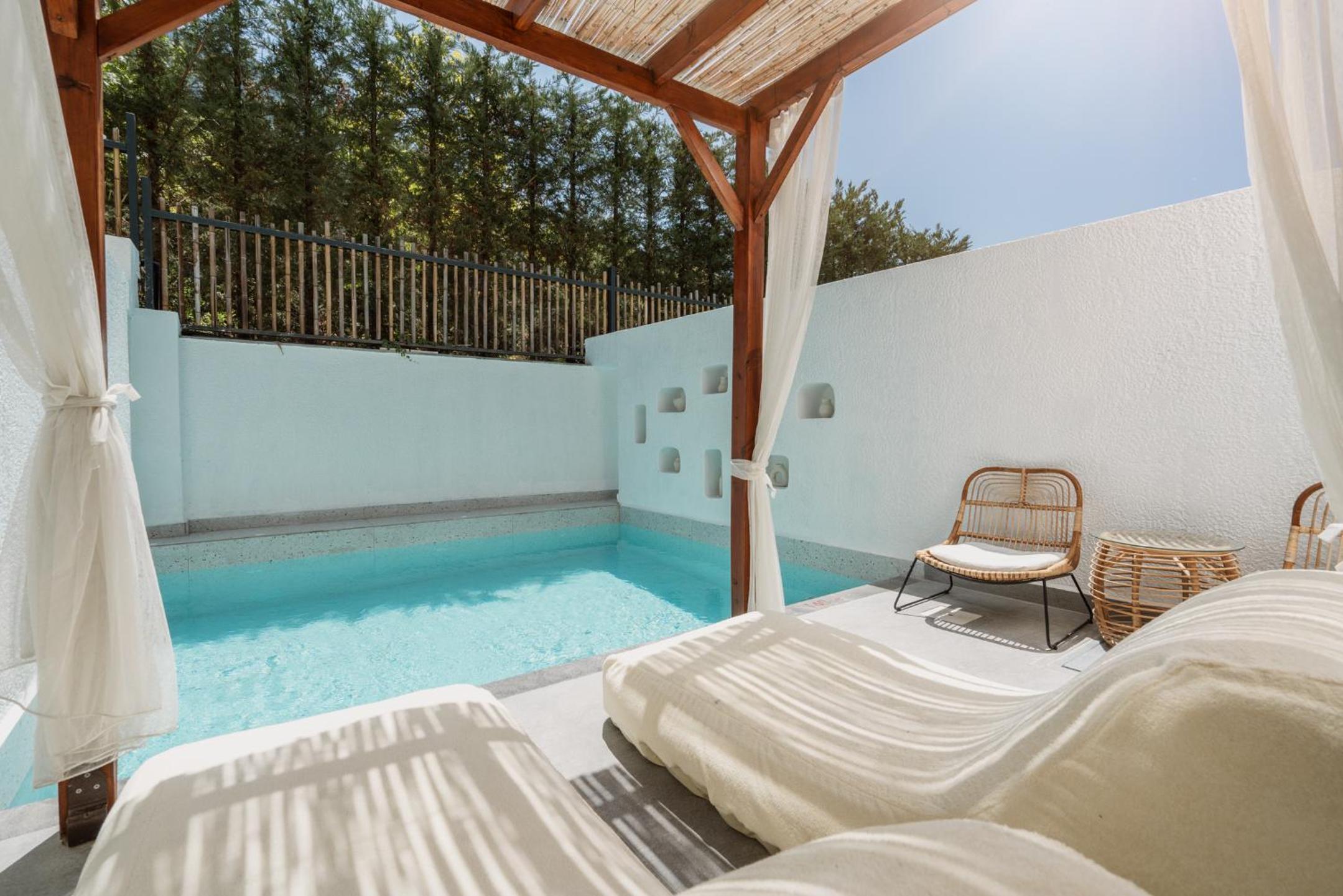 Royal Honeymoon Room