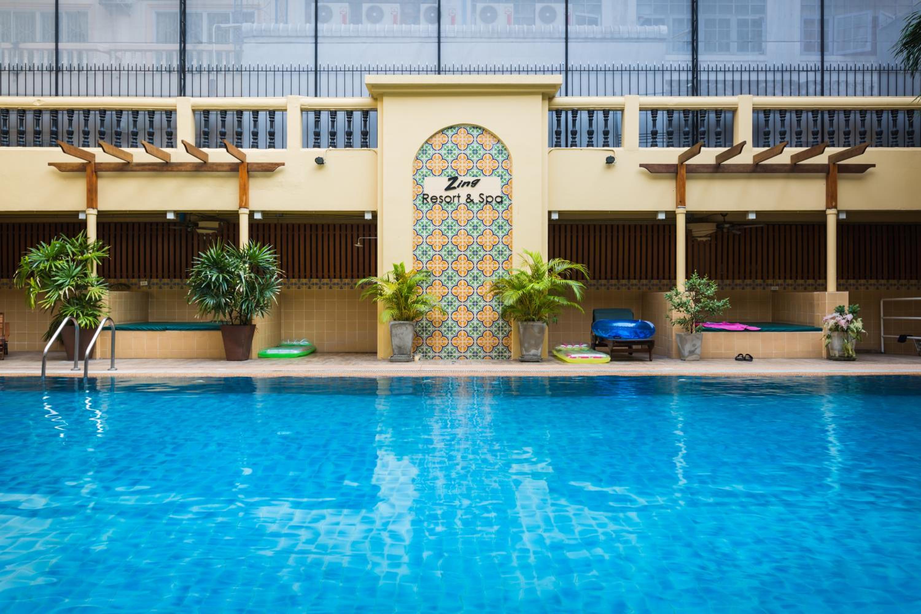 Pool Suite