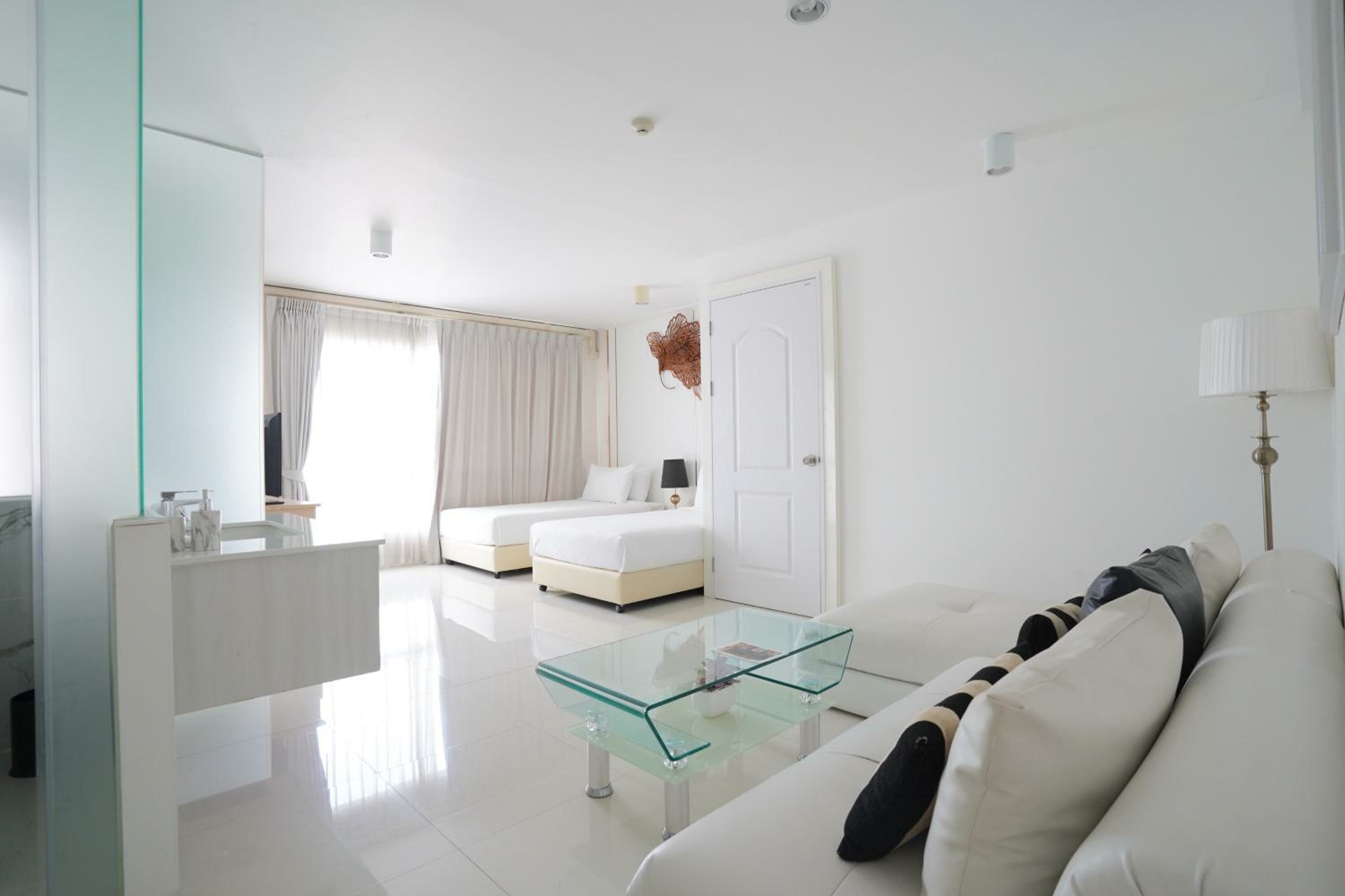 Standard Twin Room with Sofa