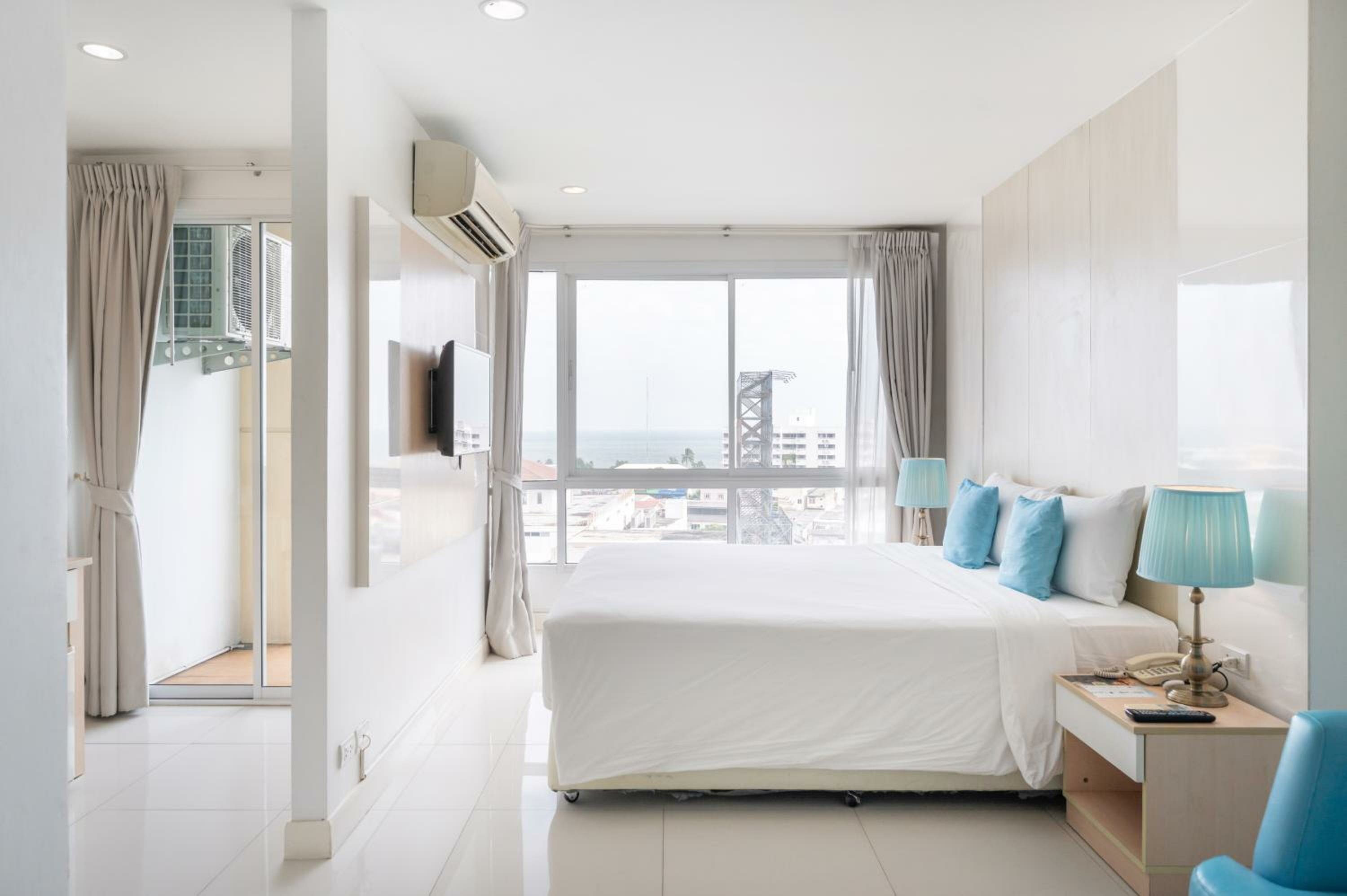Deluxe Double Room with Sea View