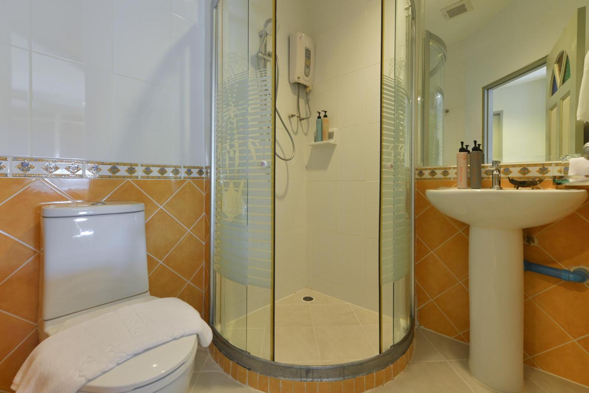 Como Deluxe Room (Pet Friendly)