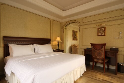 Junior Suite в Four Seasons Place