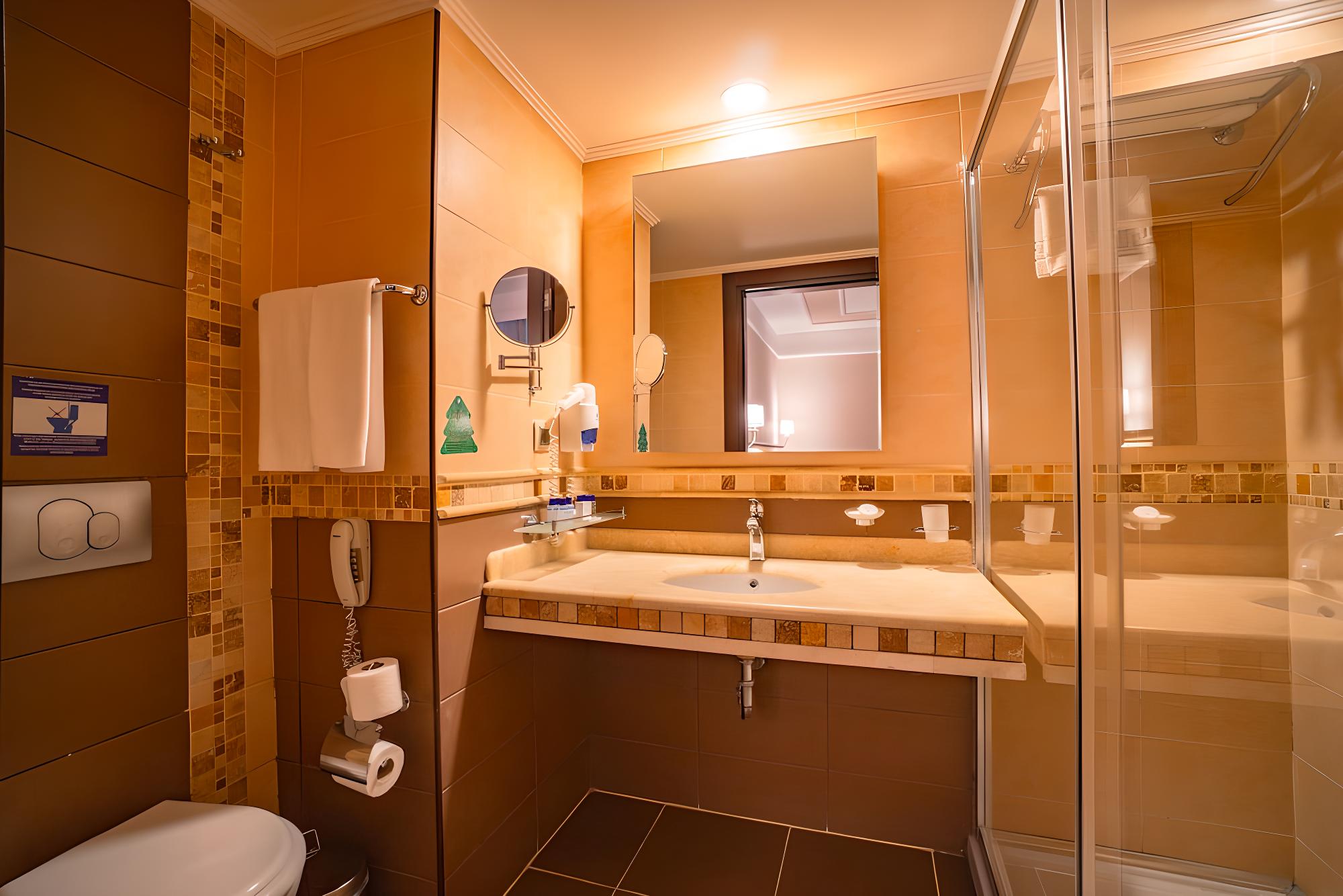 Family Room, 2 Bedrooms