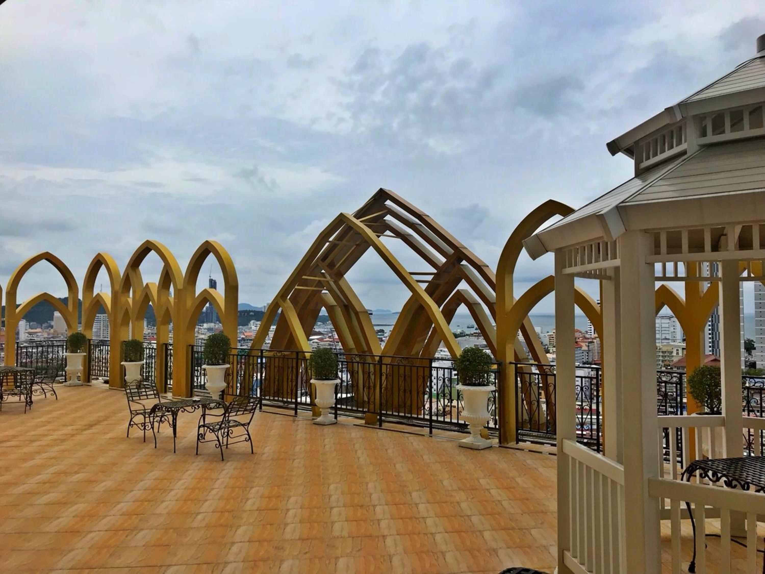 One-Bedroom Suite with City View