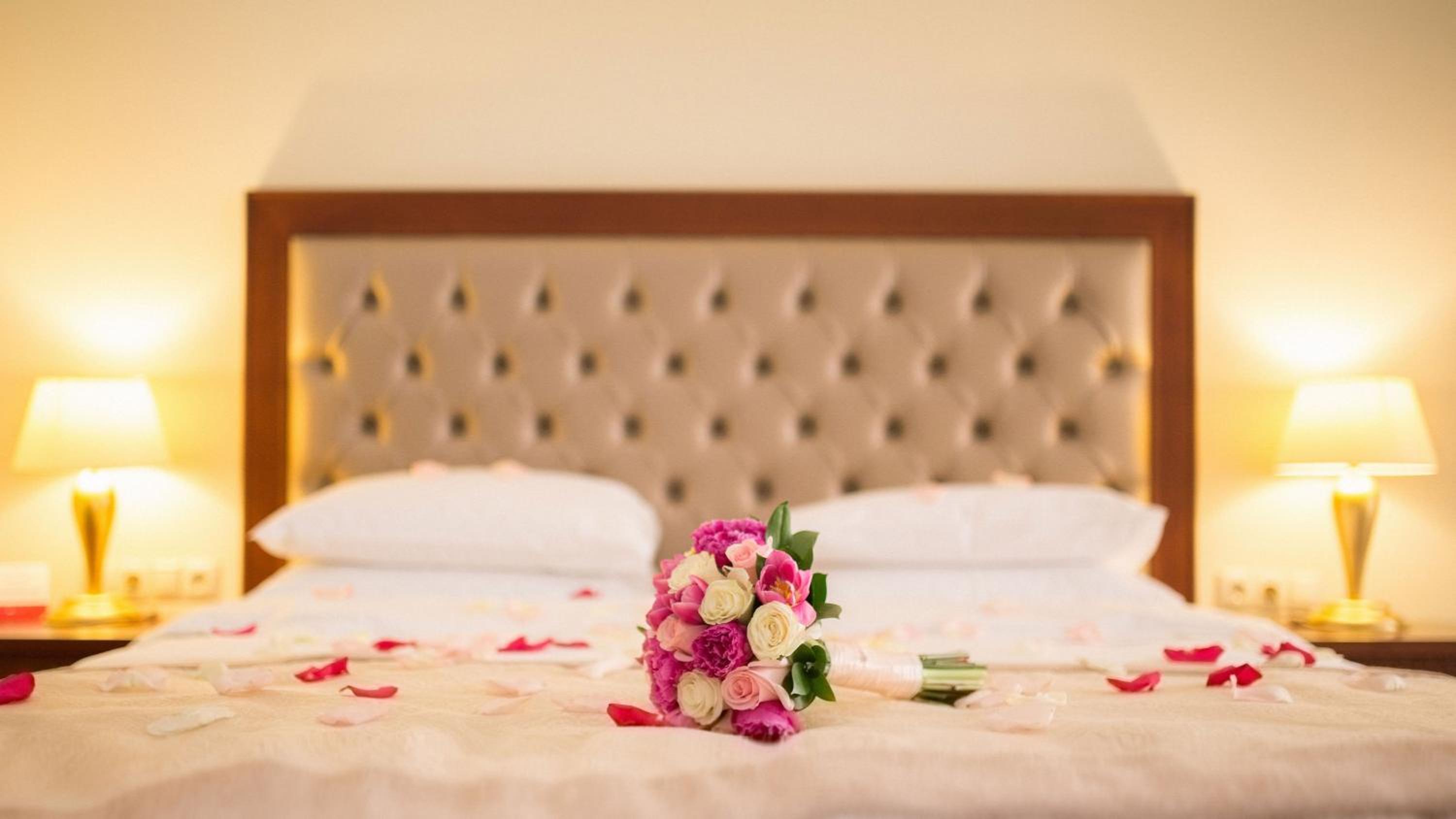 Executive King Suite with City View - Non-Smoking