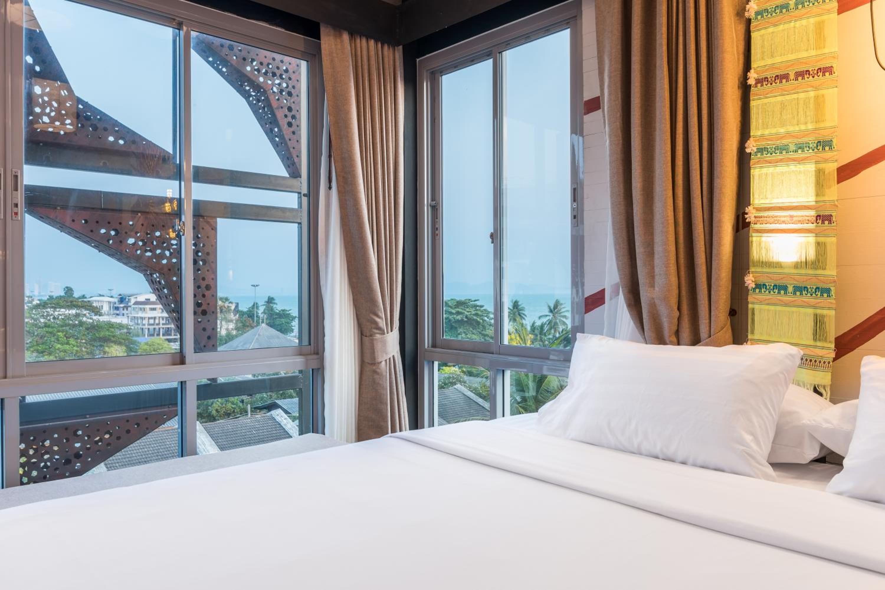 Deluxe Double or Twin Room with Sea View
