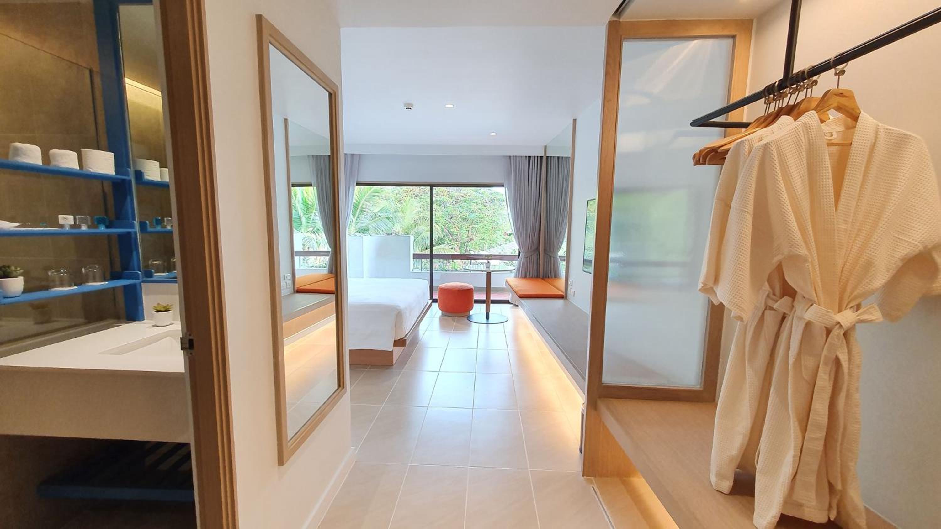 Premier King Room With Garden View