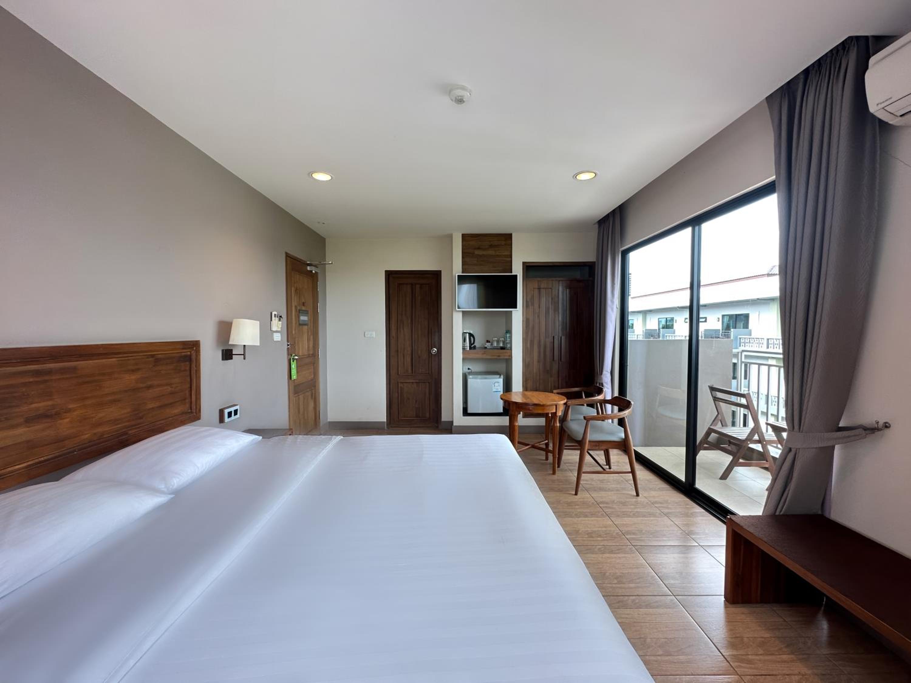 Deluxe Double Room with Balcony