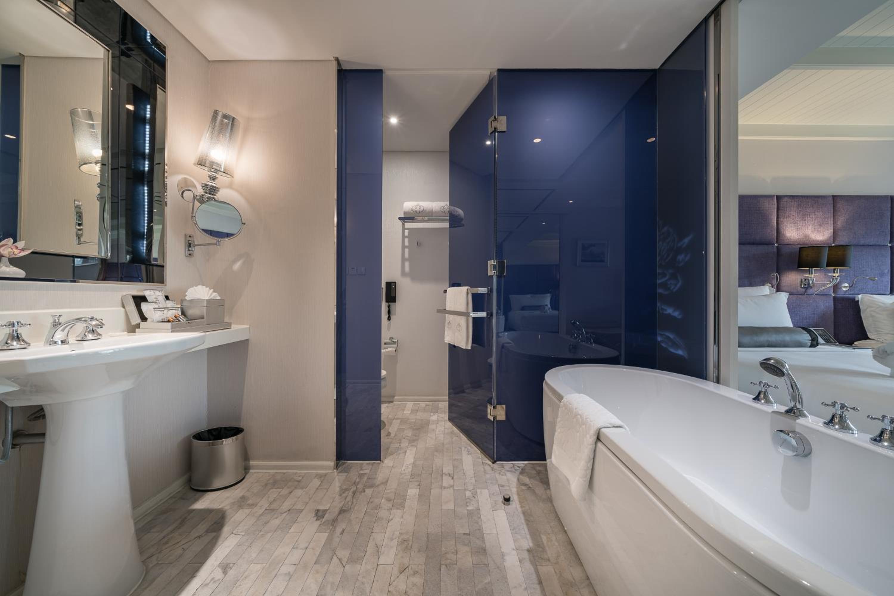 Premier Deluxe Double or Twin Room